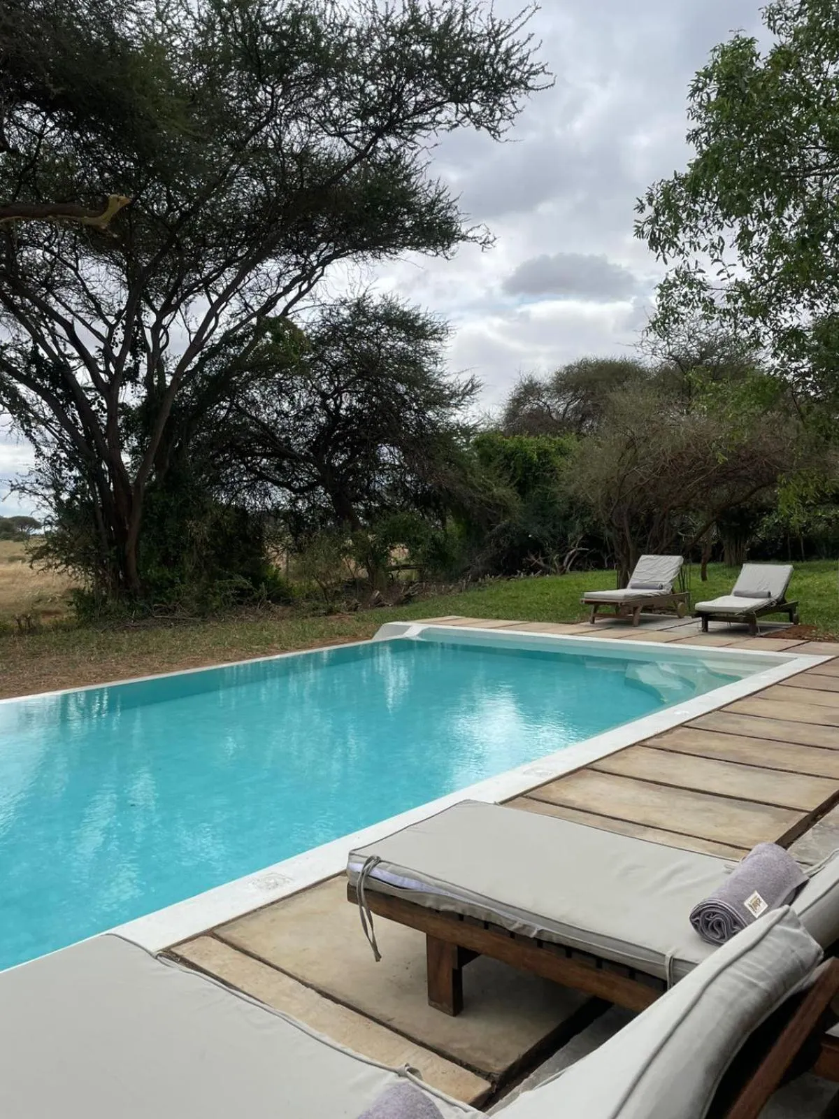 Swimming pool in Ashnil Aruba Lodge