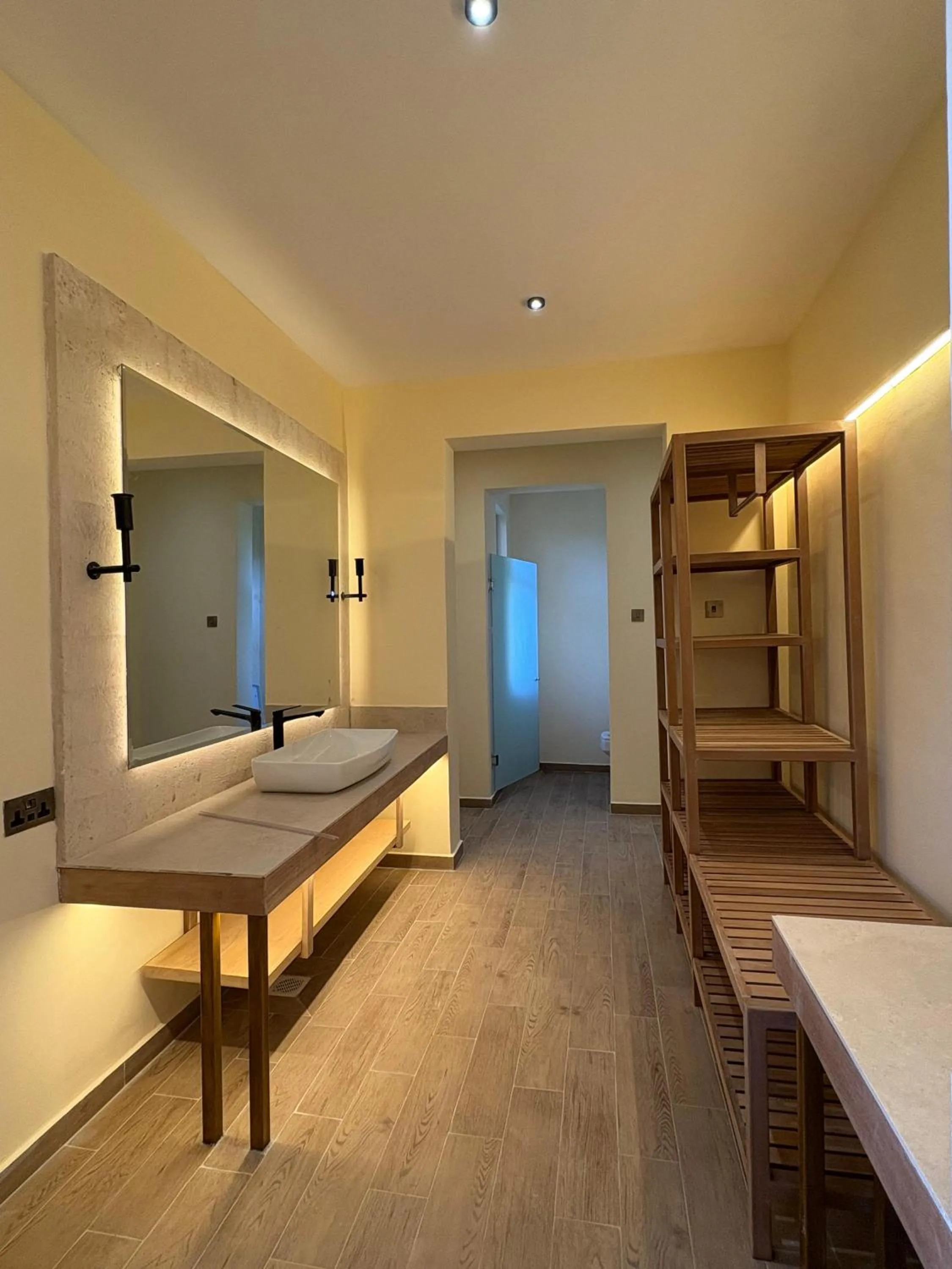 Bathroom, Bed in Ashnil Aruba Lodge