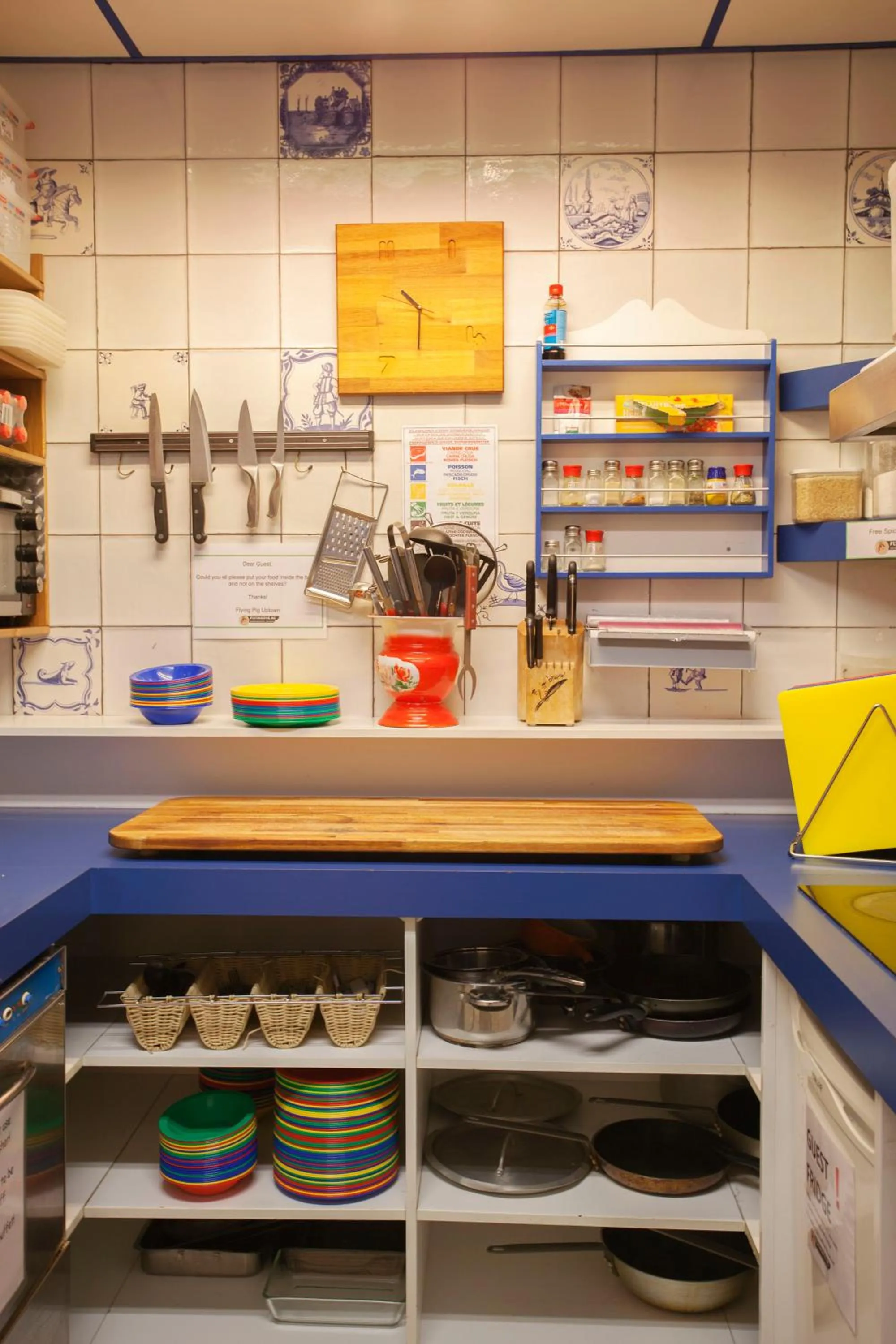 Communal kitchen in Flying Pig Uptown