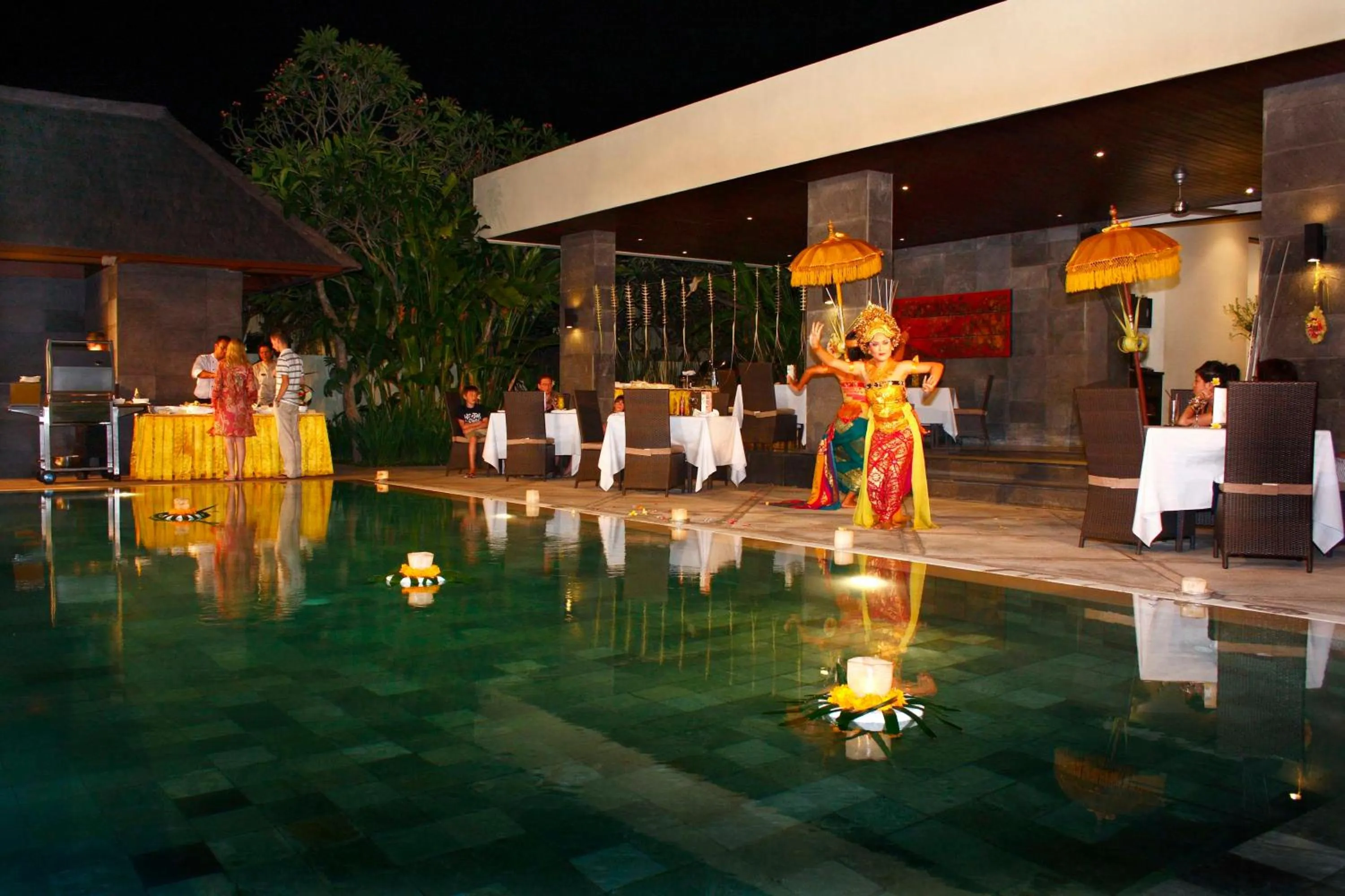 Restaurant/places to eat in Sun Island Boutique Villas & Spa Seminyak