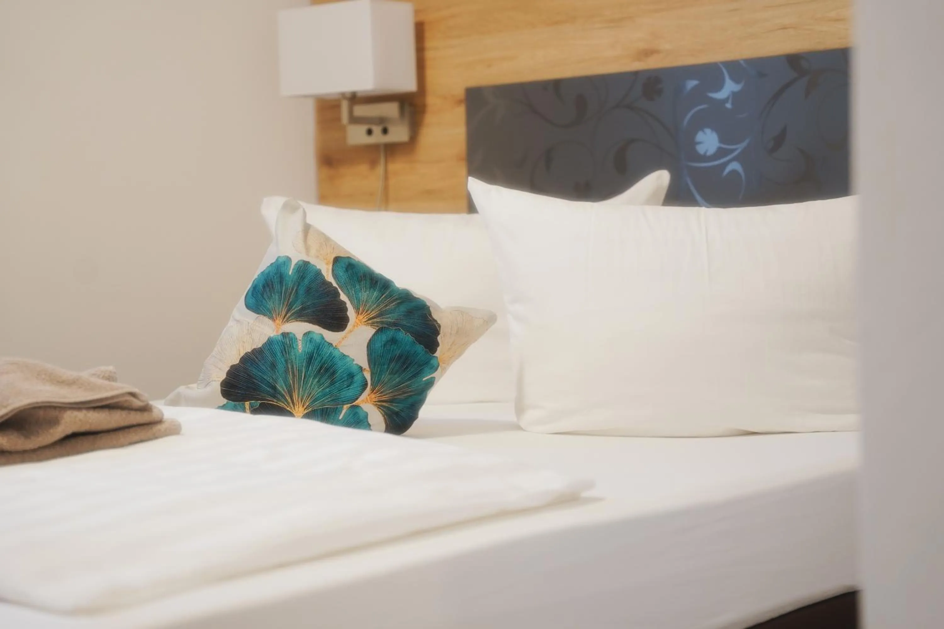 Photo of the whole room in Outlet Hotel