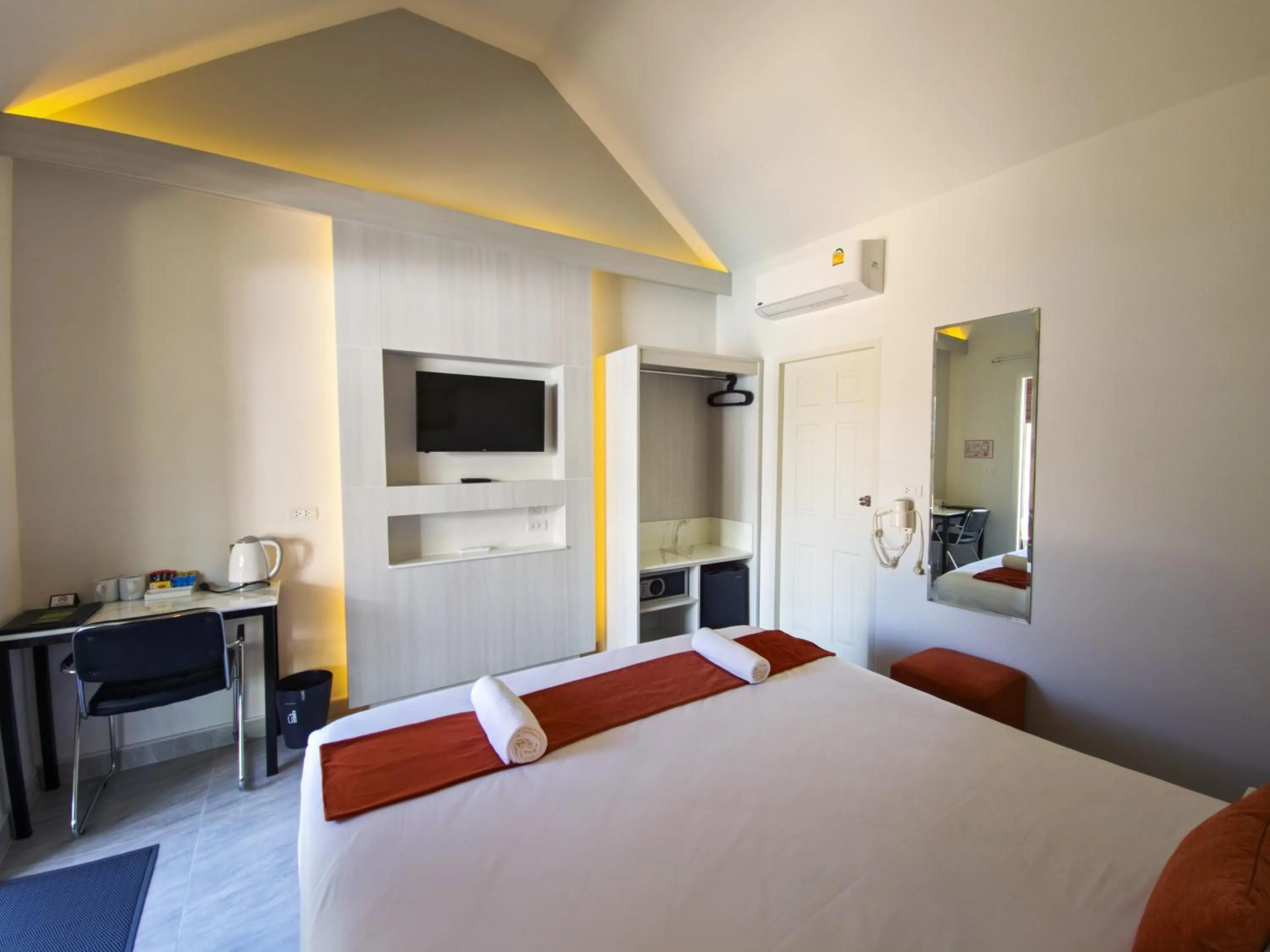 View (from property/room), Bed in Phuket Airport Hotel - SHA Extra Plus