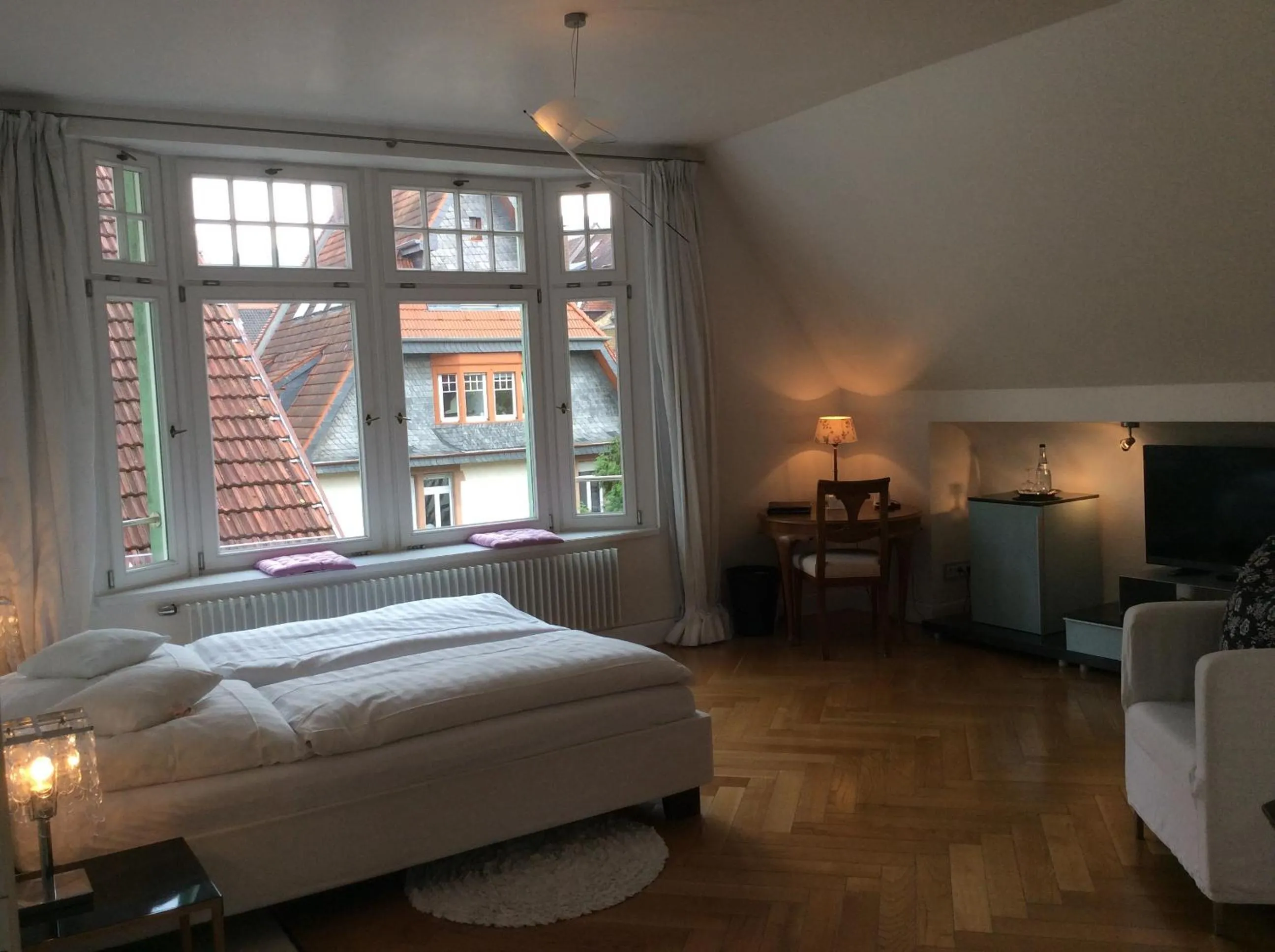 Photo of the whole room, Bed in Hotel Heidelberg Astoria