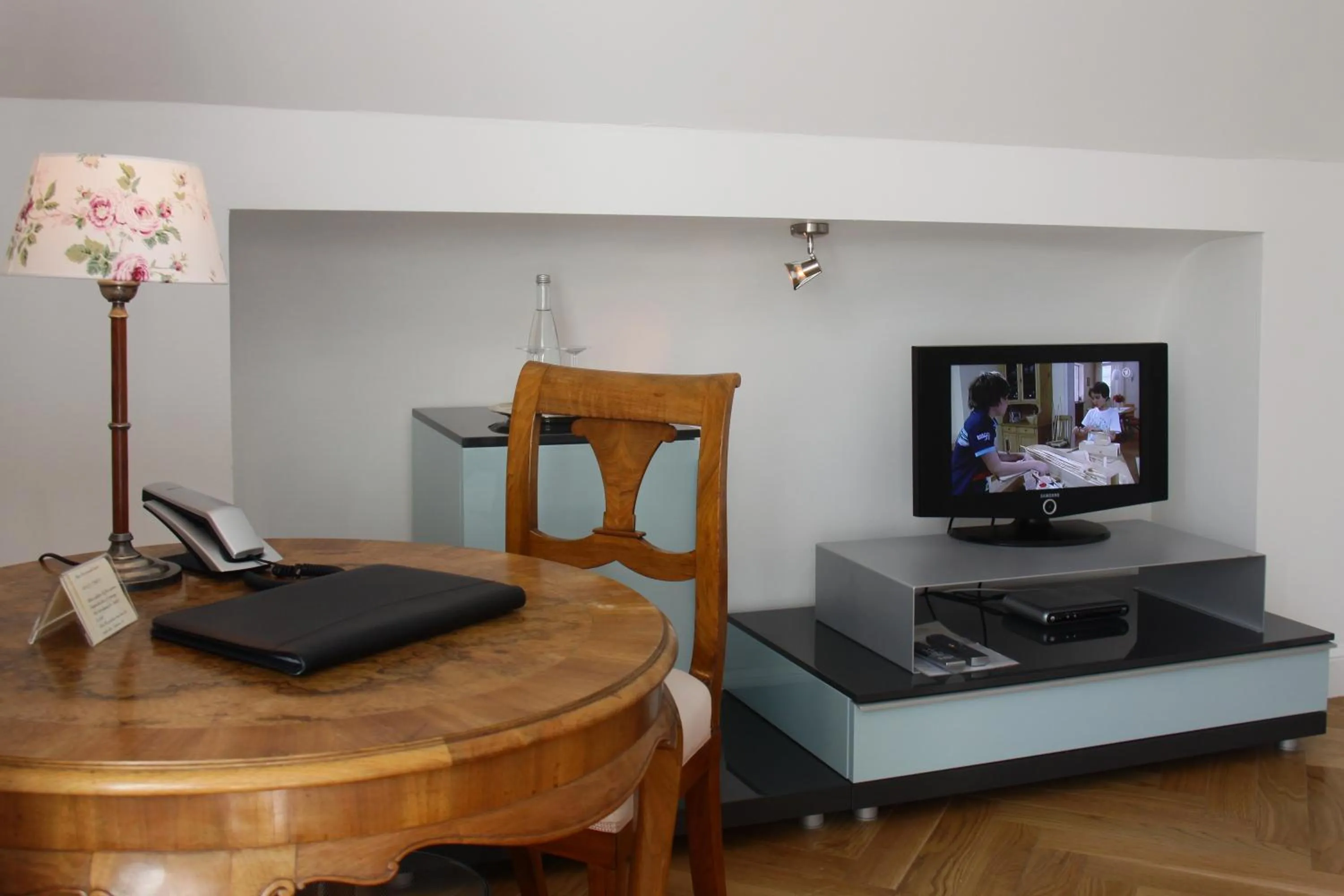 Photo of the whole room in Hotel Heidelberg Astoria