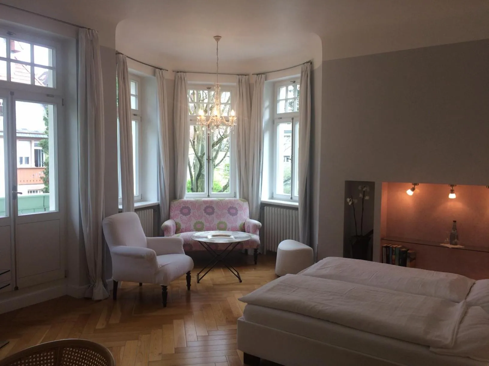 Photo of the whole room, Bed in Hotel Heidelberg Astoria