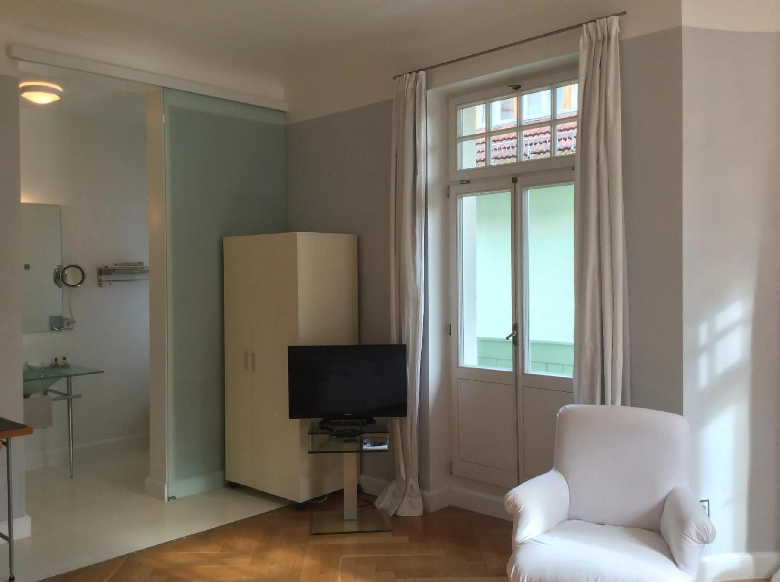 Photo of the whole room in Hotel Heidelberg Astoria