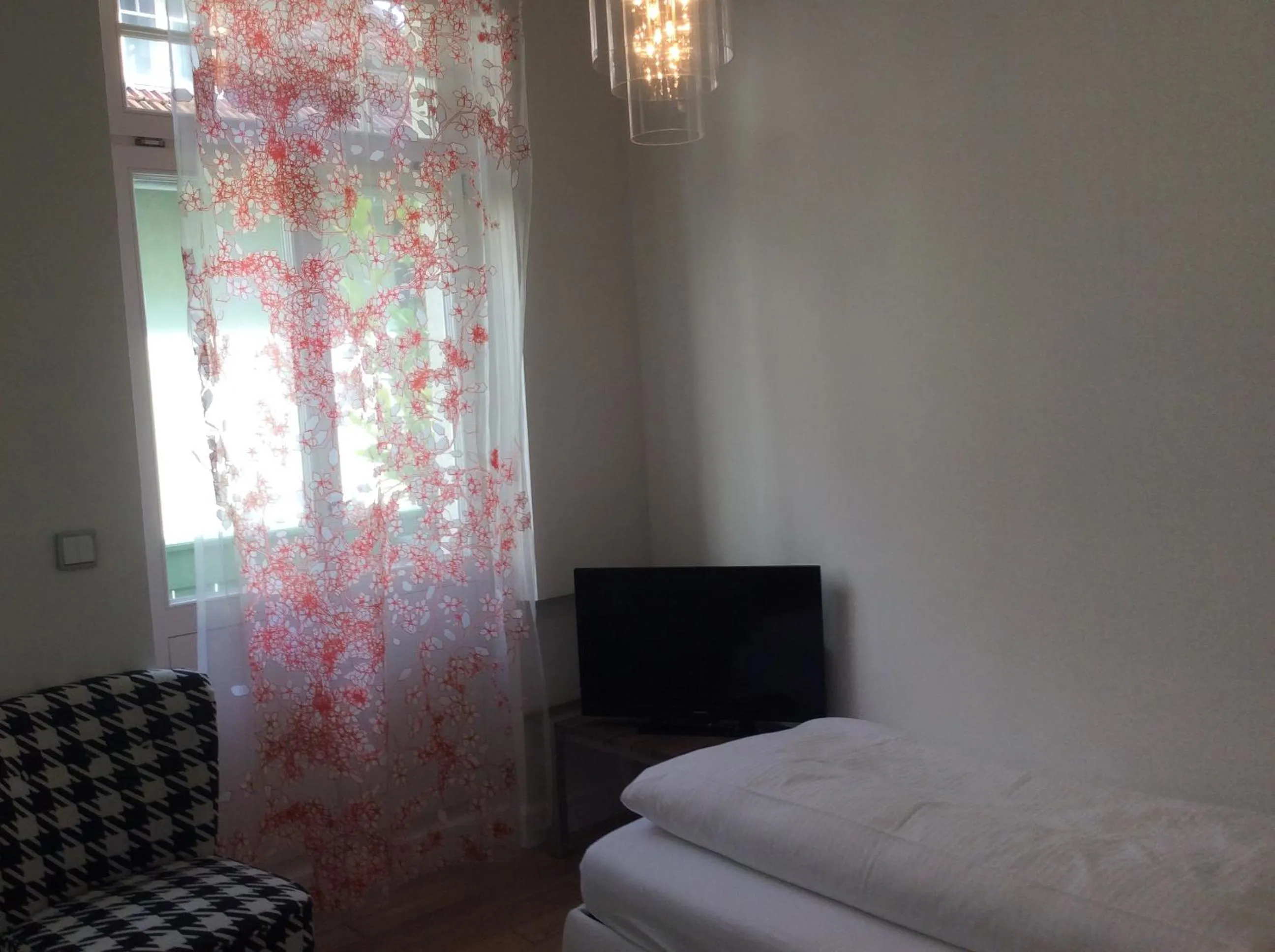 Photo of the whole room, Bed in Hotel Heidelberg Astoria