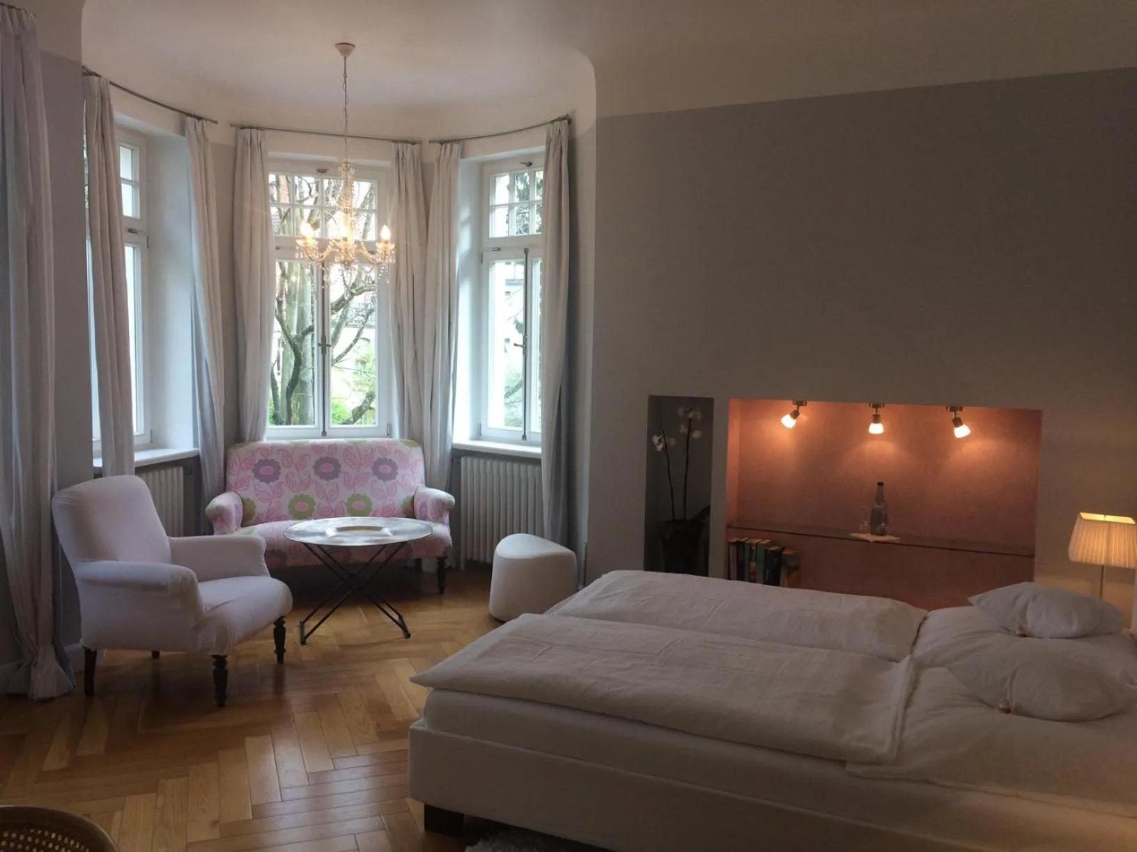 Photo of the whole room, Bed in Hotel Heidelberg Astoria