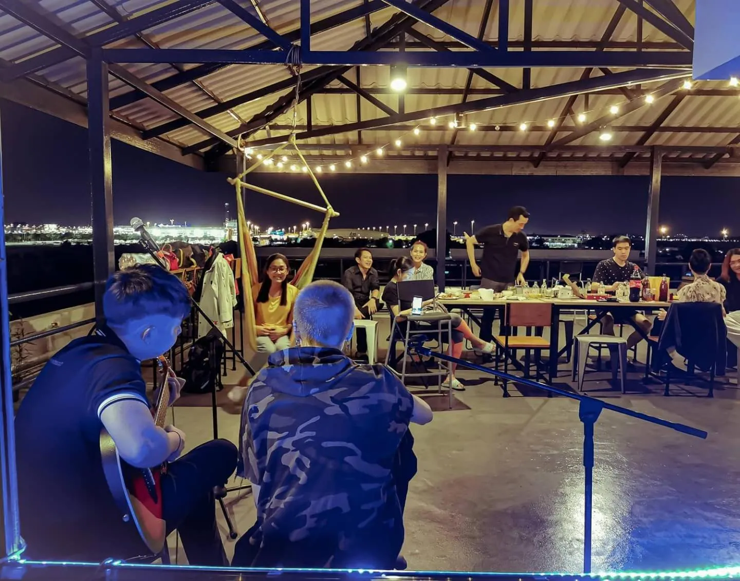 Restaurant/places to eat in Yam Yen Hostel