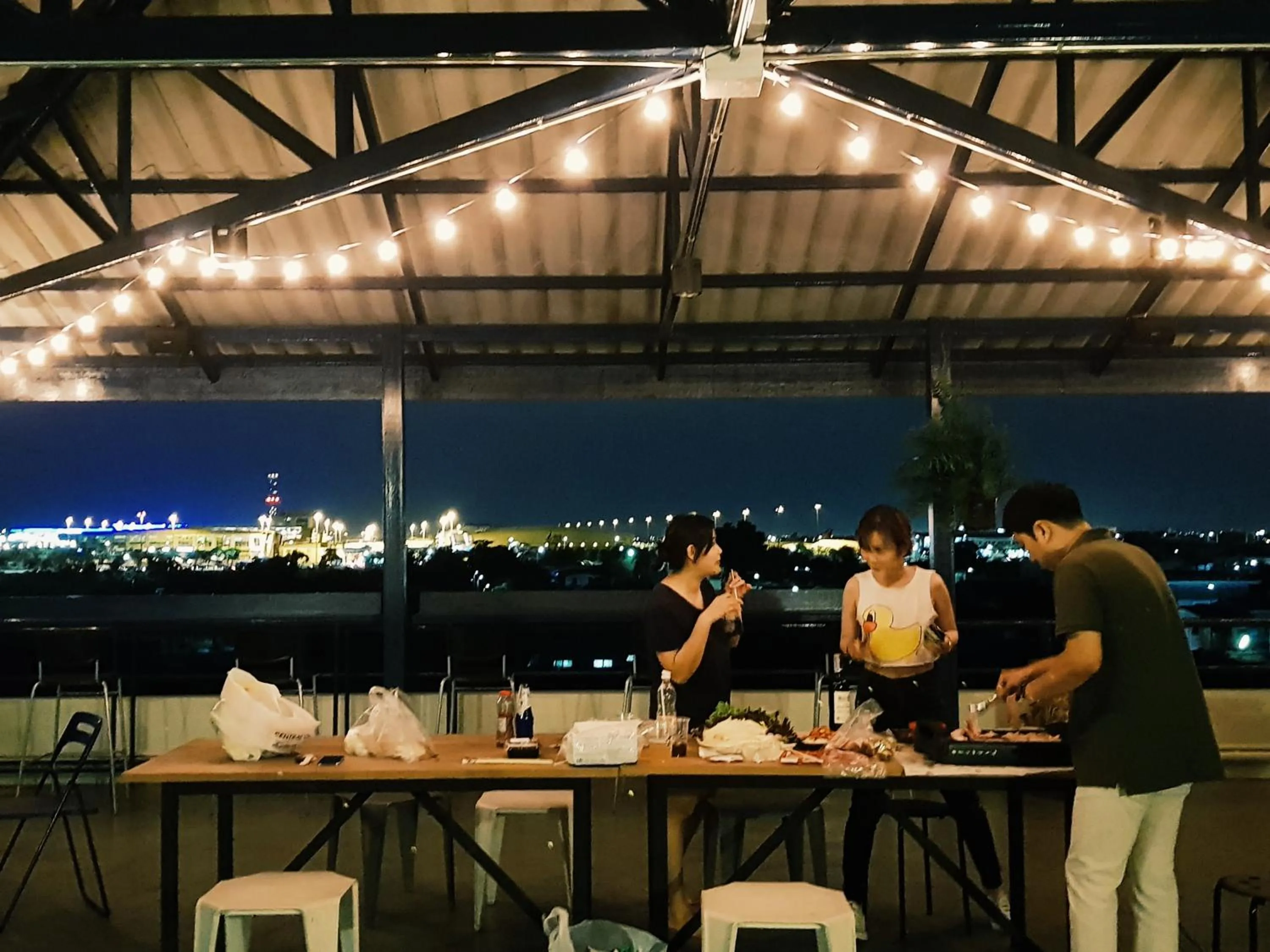 Restaurant/places to eat in Yam Yen Hostel