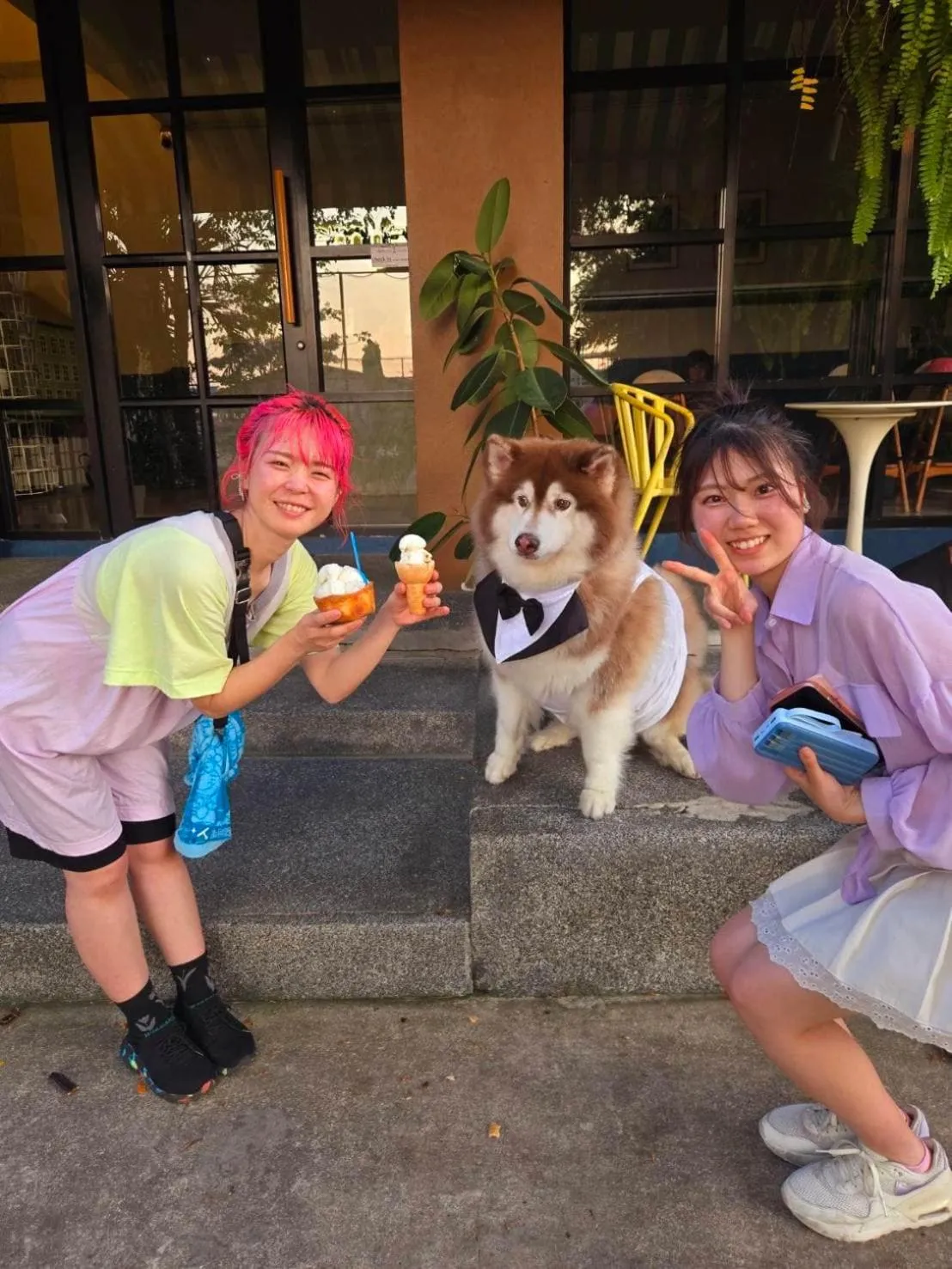 group of guests in Yam Yen Hostel