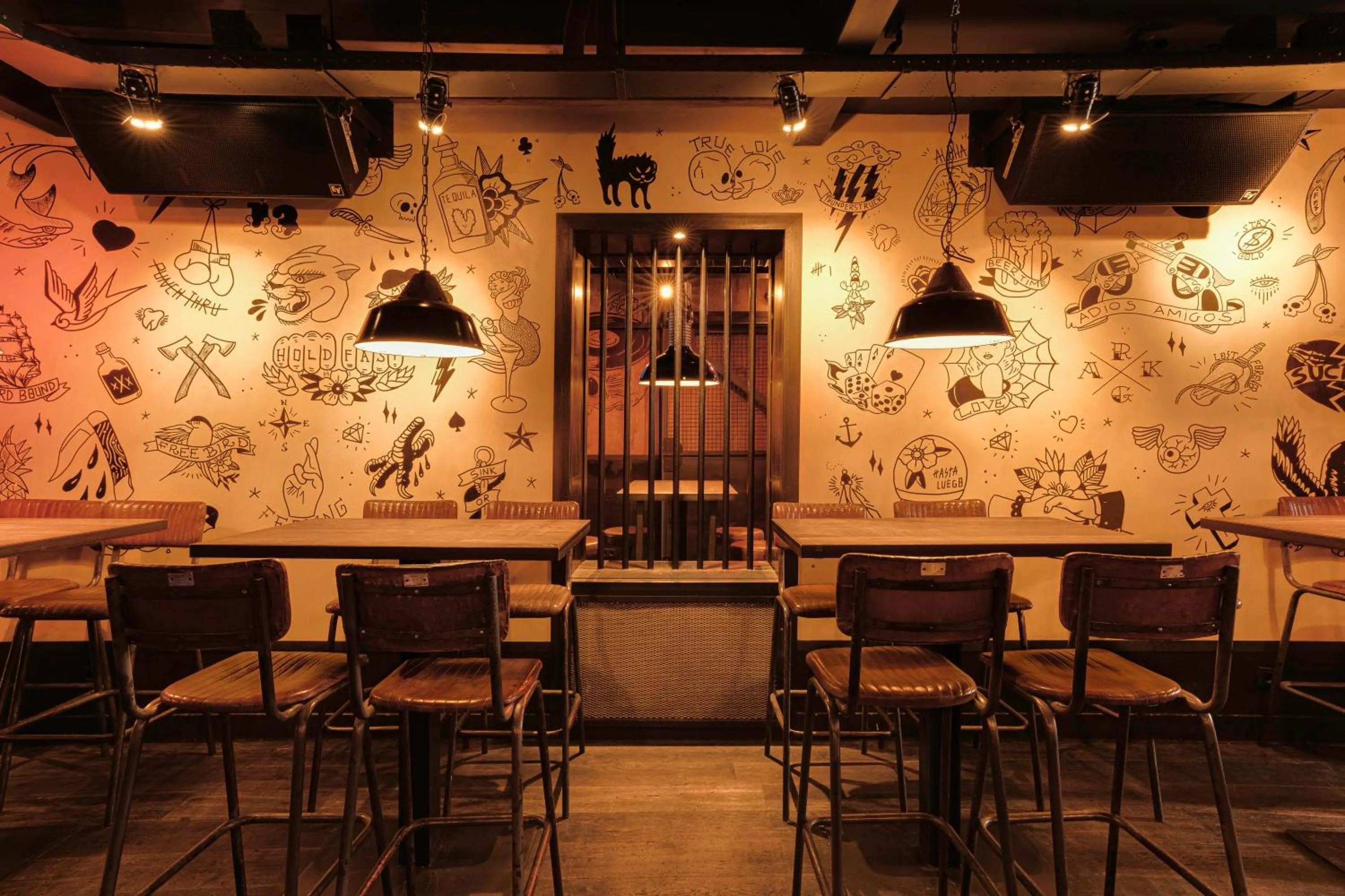 Lounge or bar in St Christopher's Inn Amsterdam - The Winston