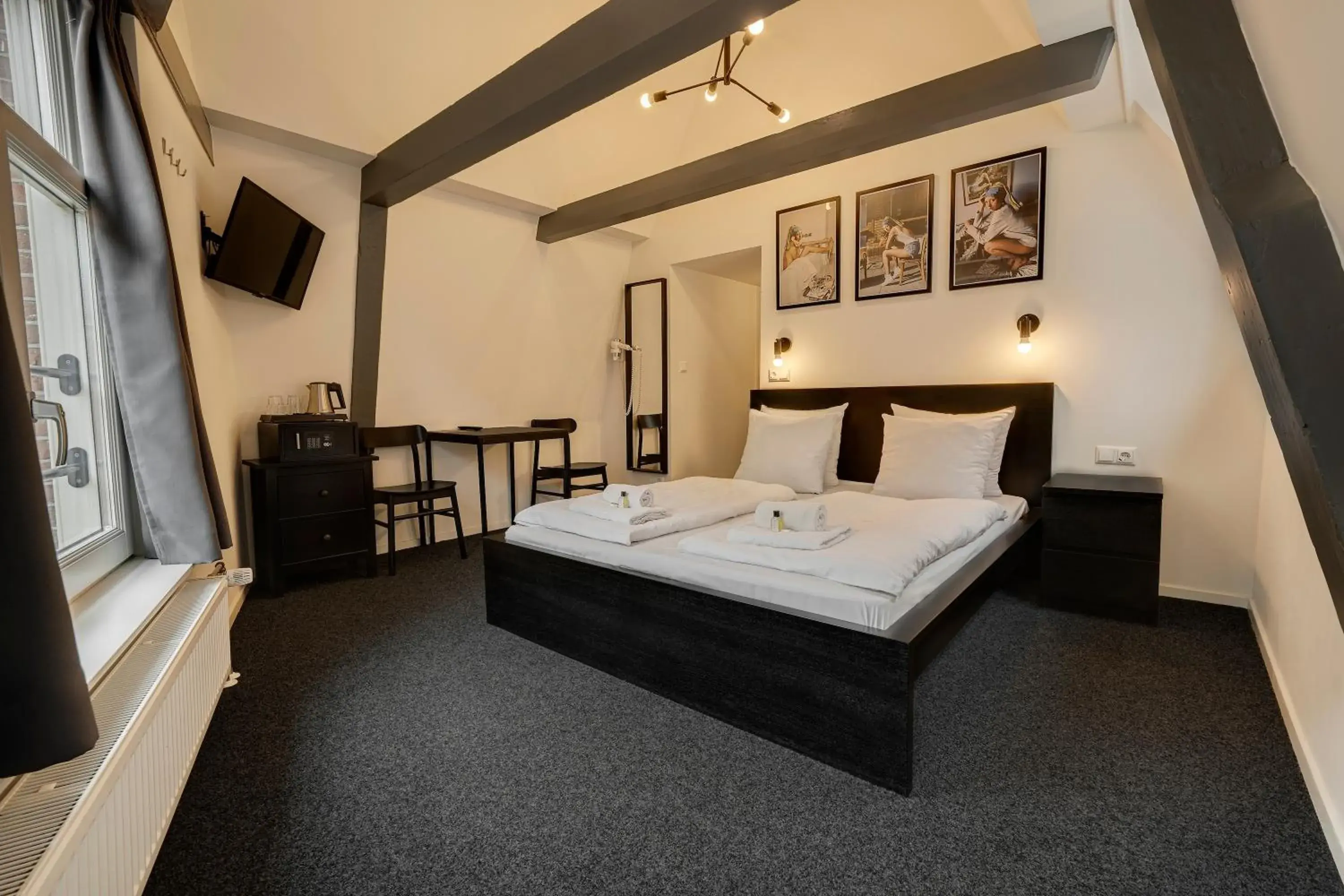 Premium Double Room in St Christopher's Inn Amsterdam - The Winston Premium Double Room in St Christopher's Inn Amsterdam - The Winston