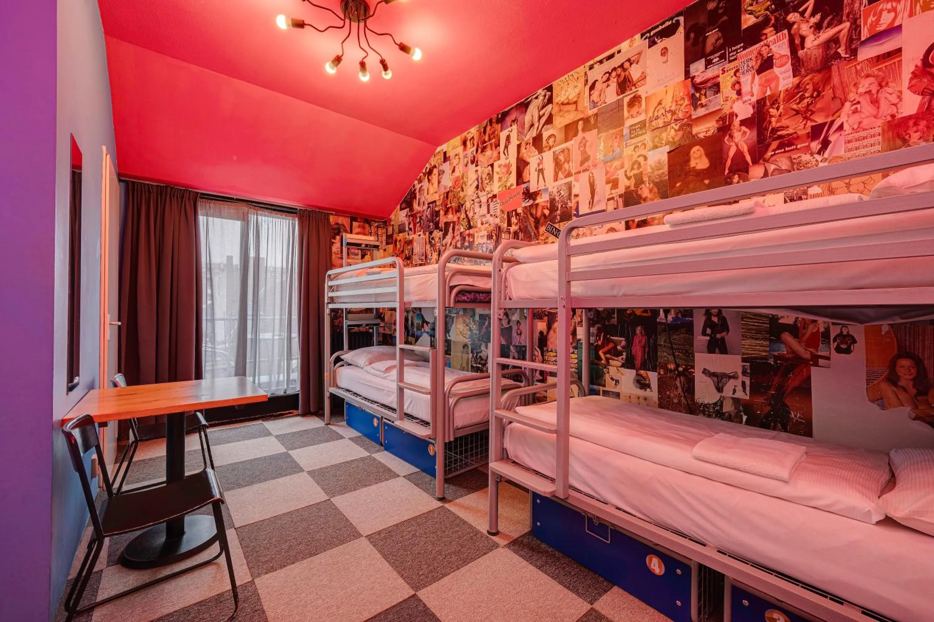 Bedroom, Bed in St Christopher's Inn Amsterdam - The Winston