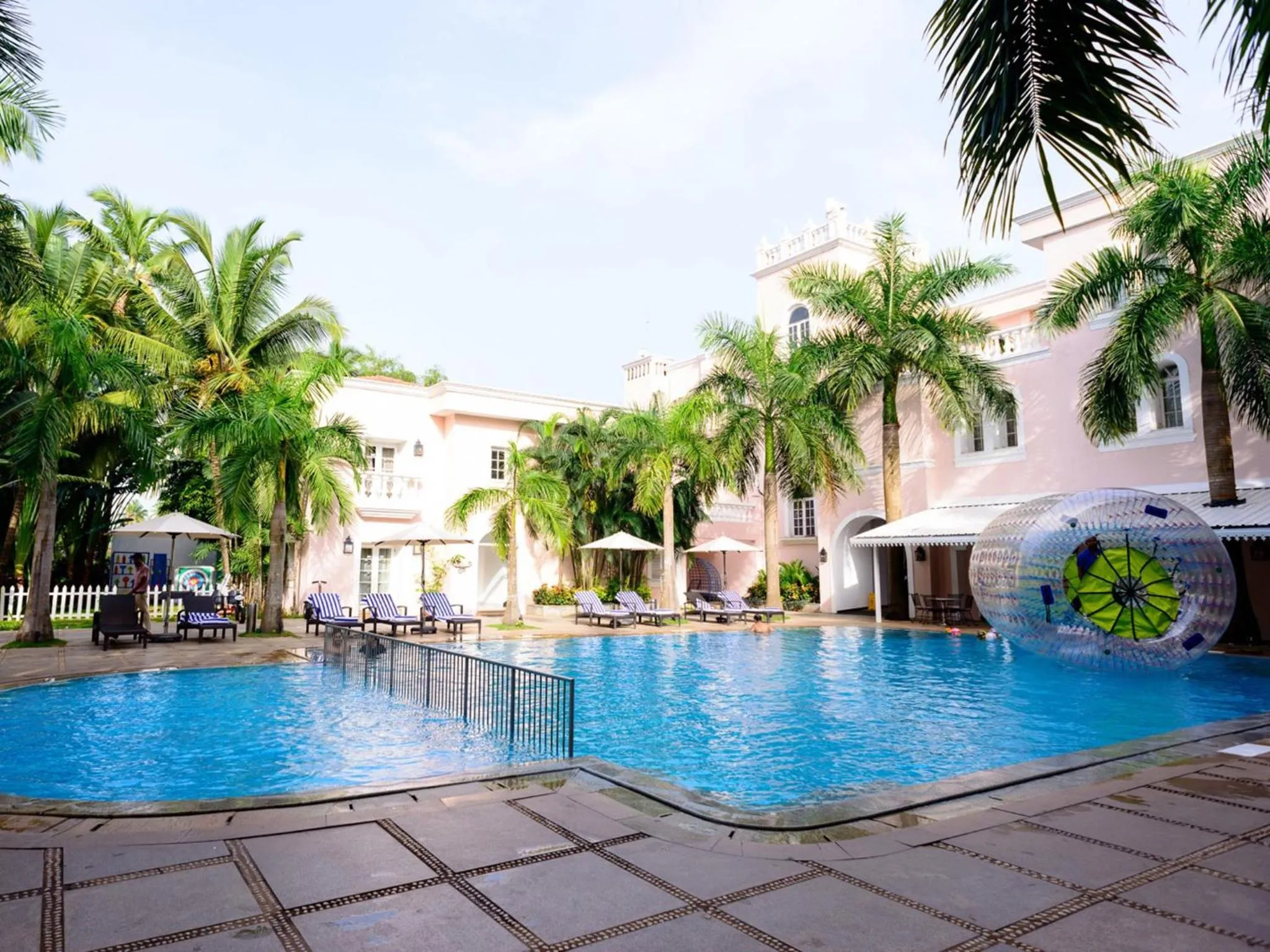 Swimming pool in Club Mahindra Emerald Palms, Goa