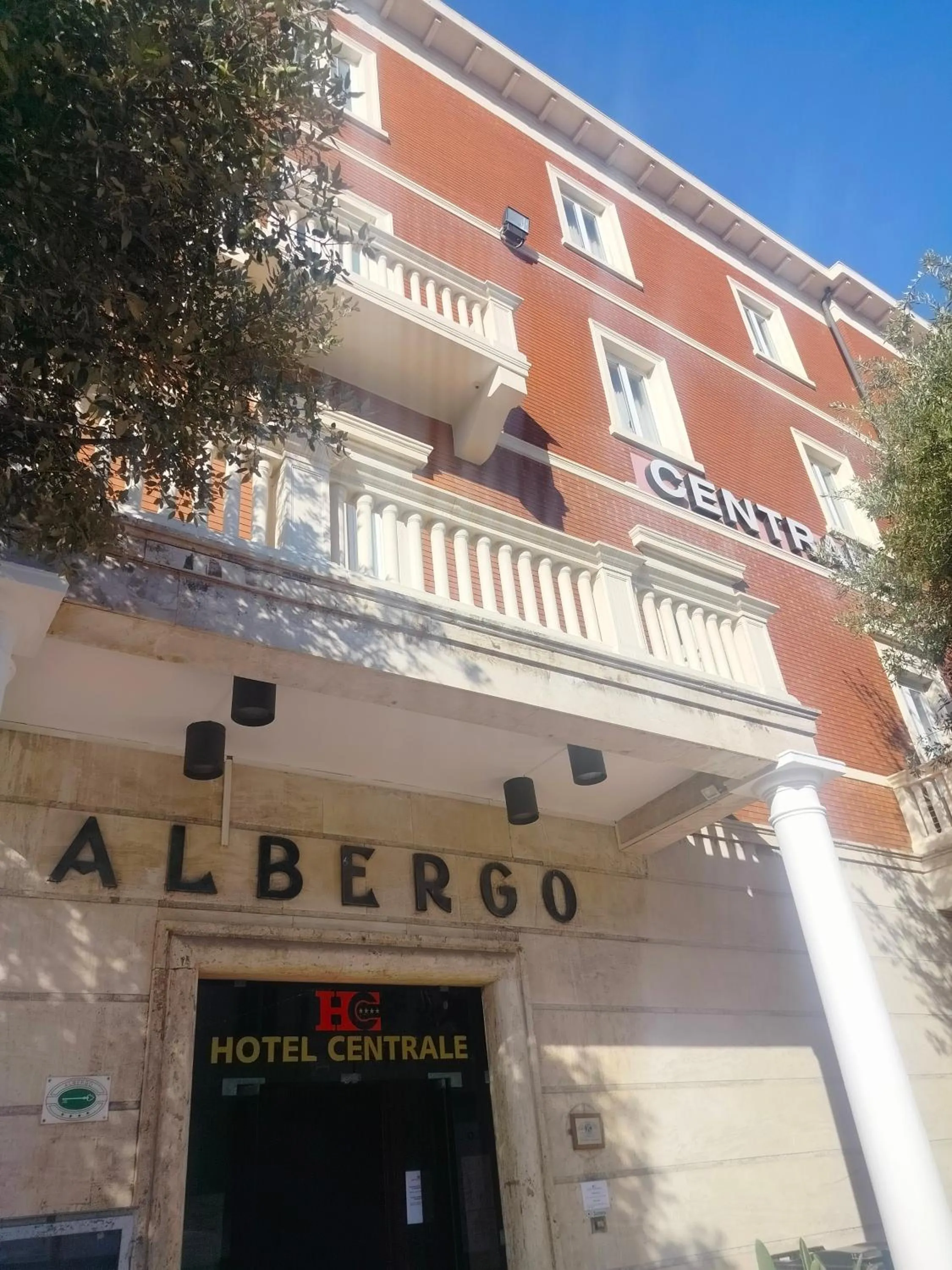 Facade/entrance in Hotel Centrale