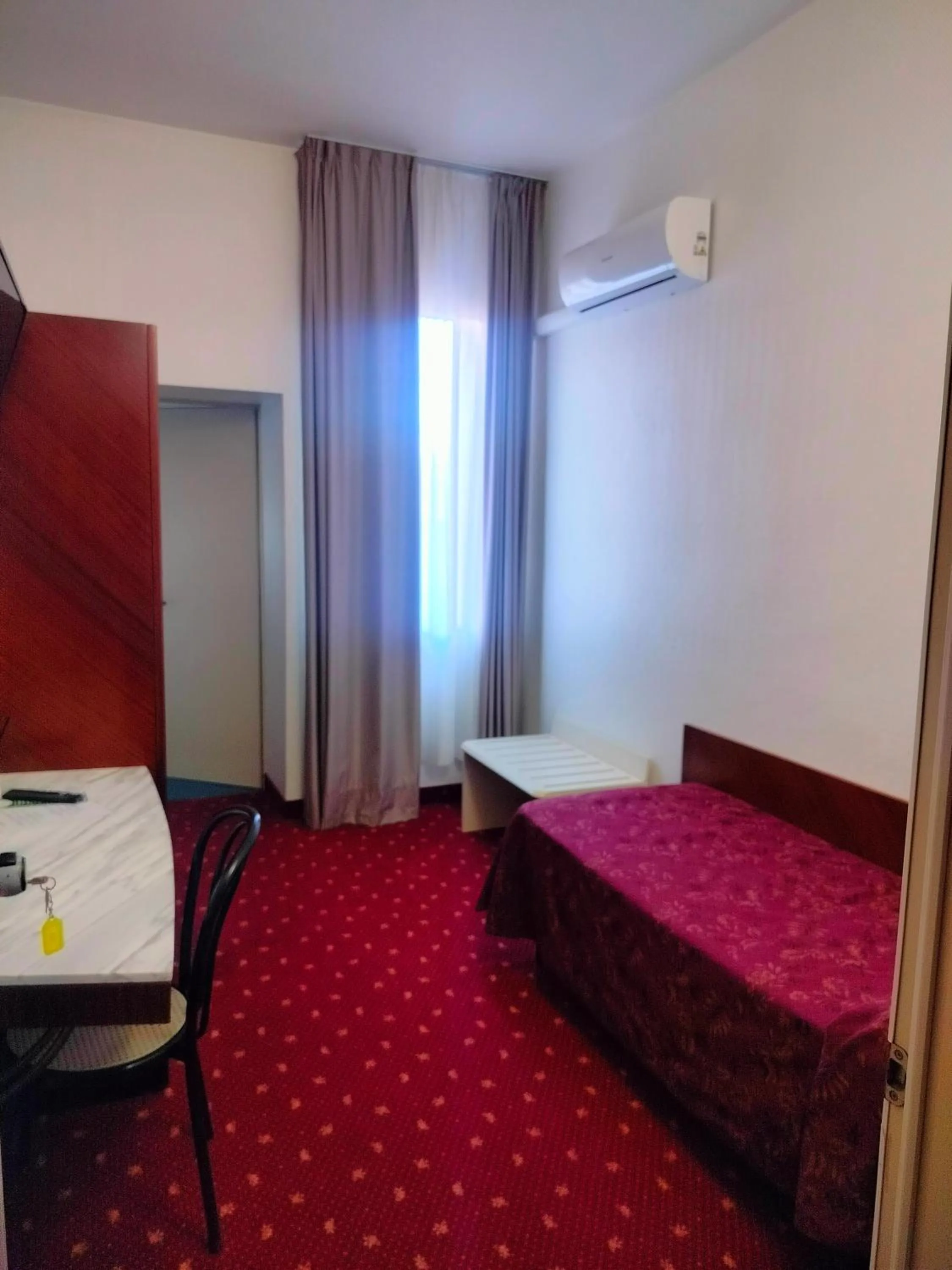 Bed in Hotel Centrale