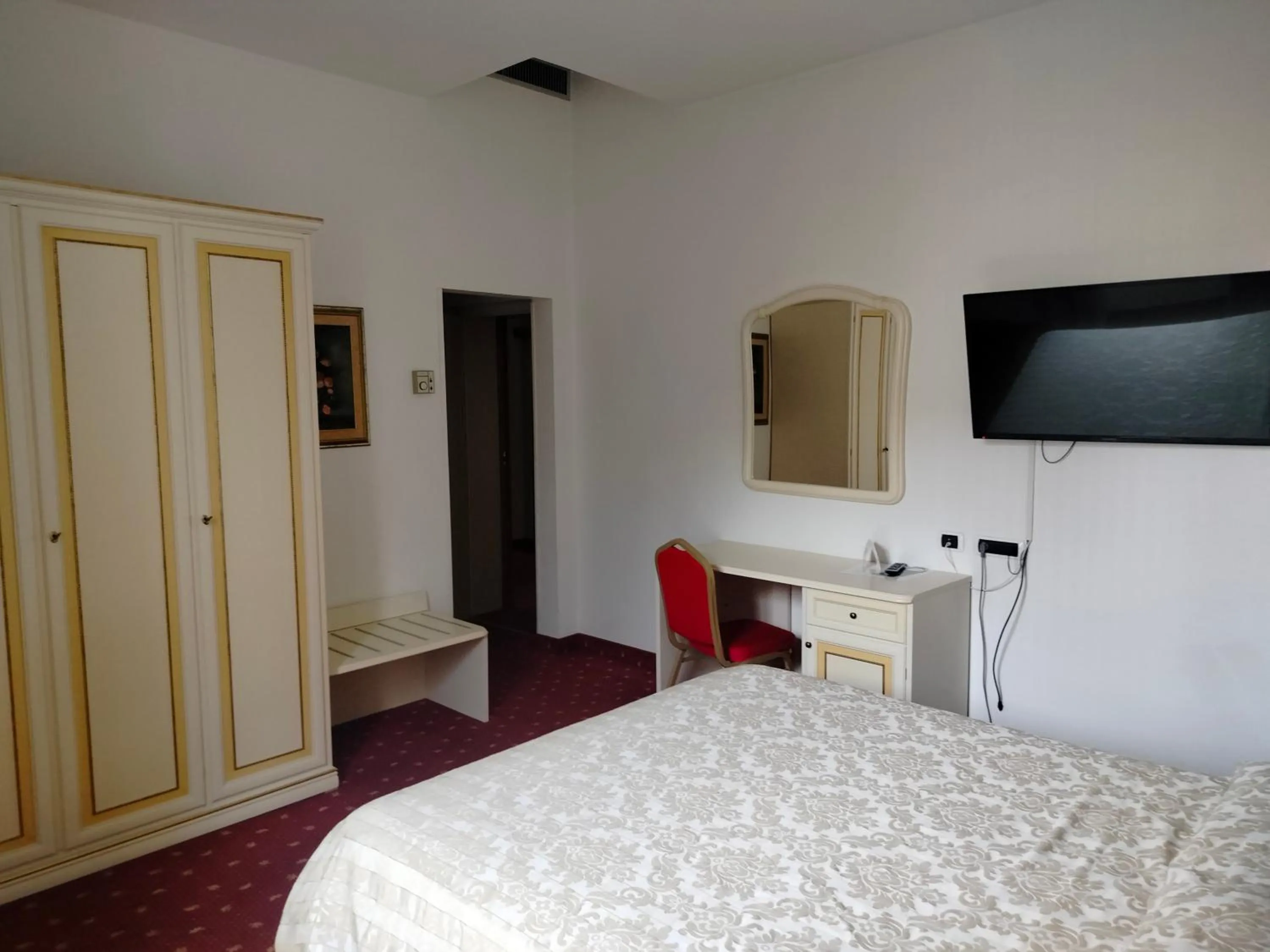 Bedroom, Bed in Hotel Centrale