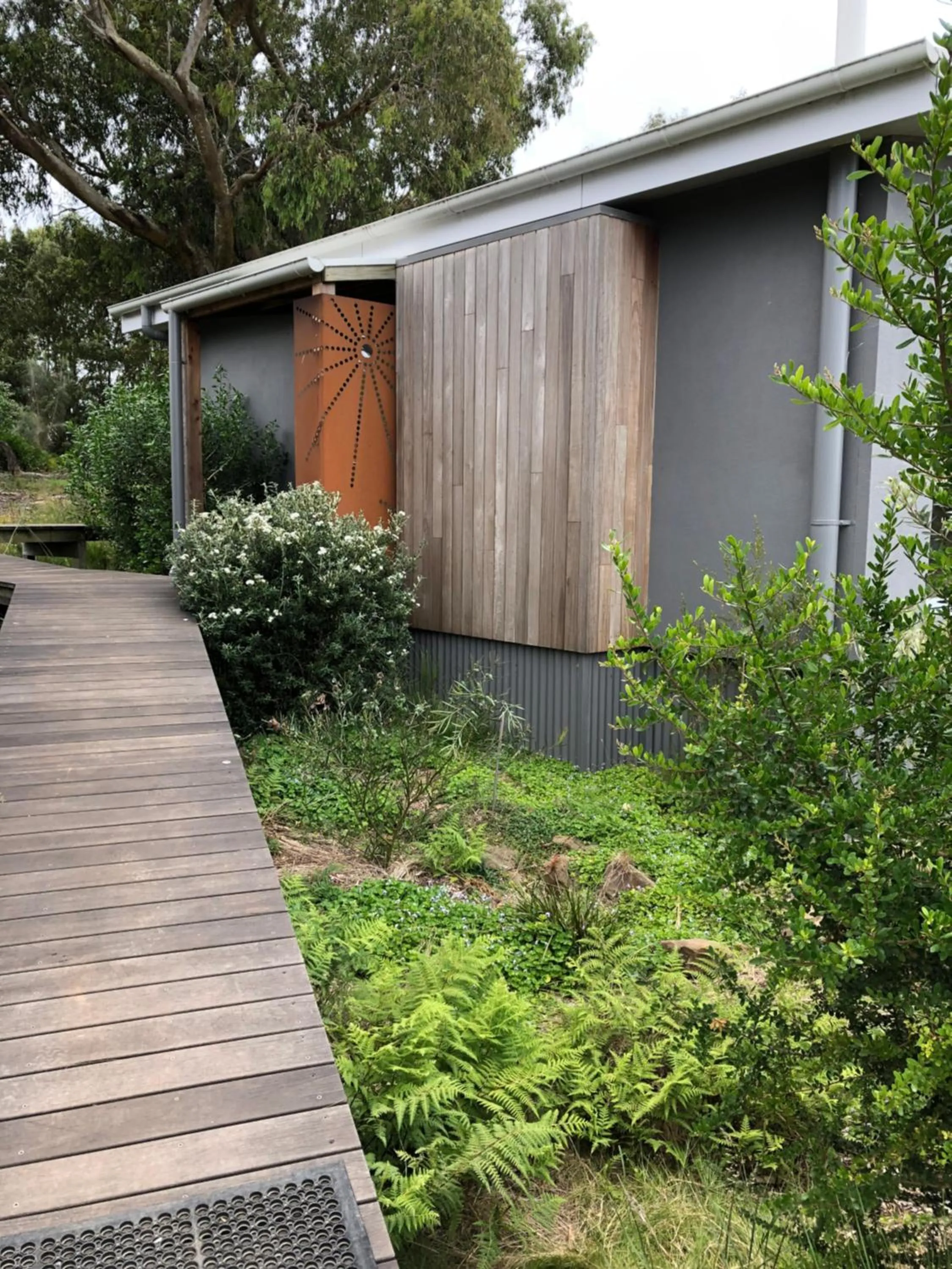 Property building in Messmates Luxury Eco Suites