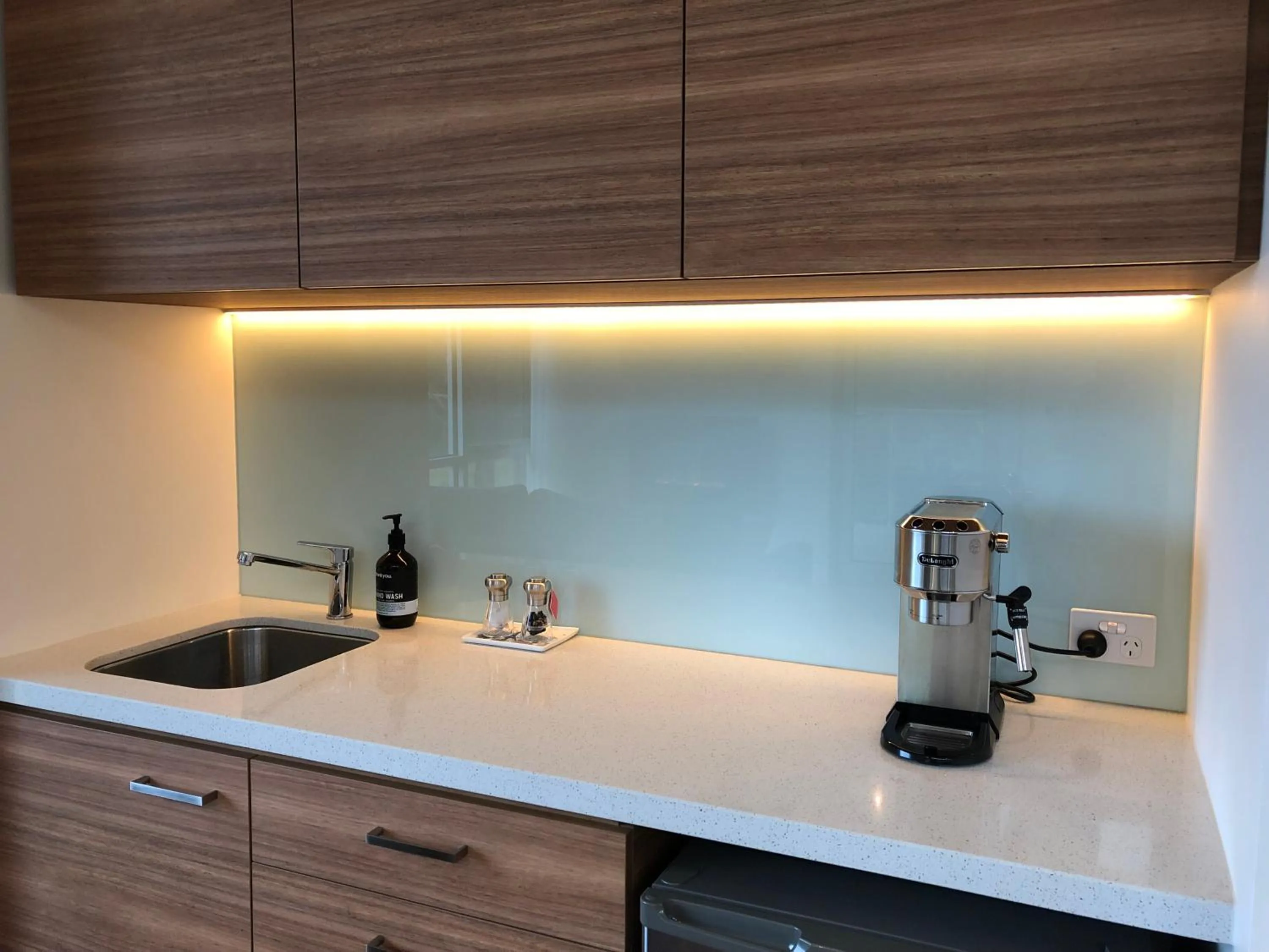 Coffee/tea facilities in Messmates Luxury Eco Suites