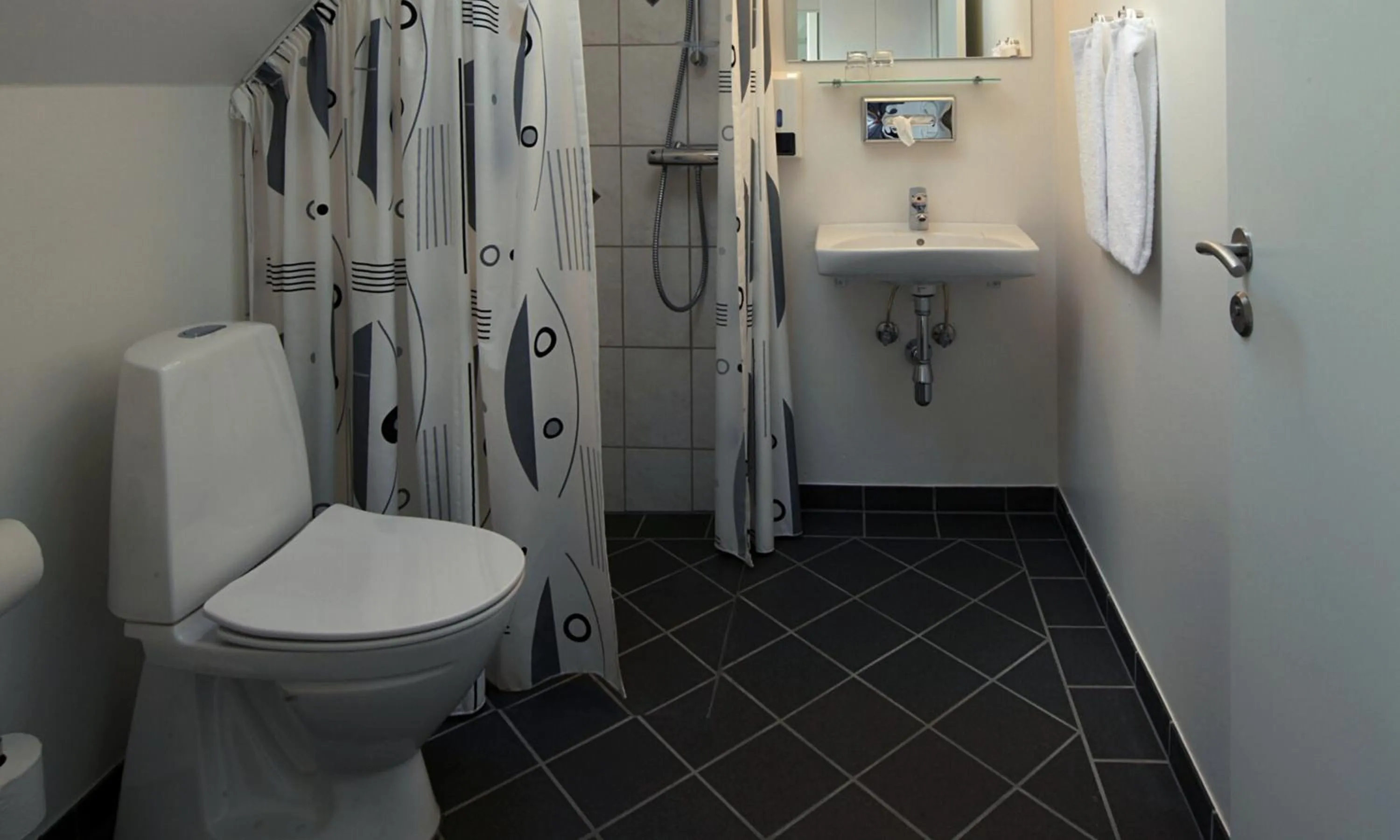 Bathroom in Aalbæk Badehotel