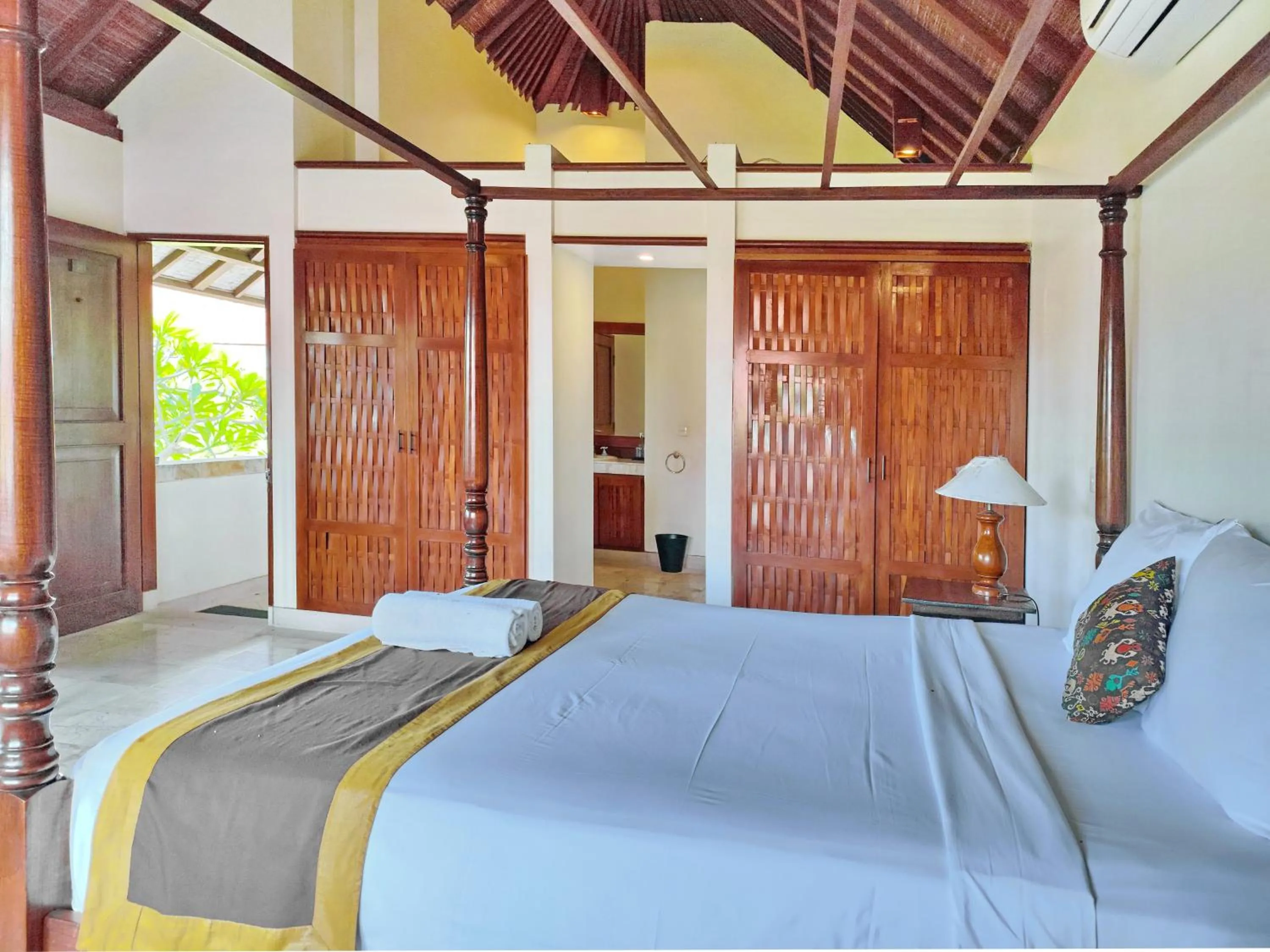 Bed in Villa Diana Bali