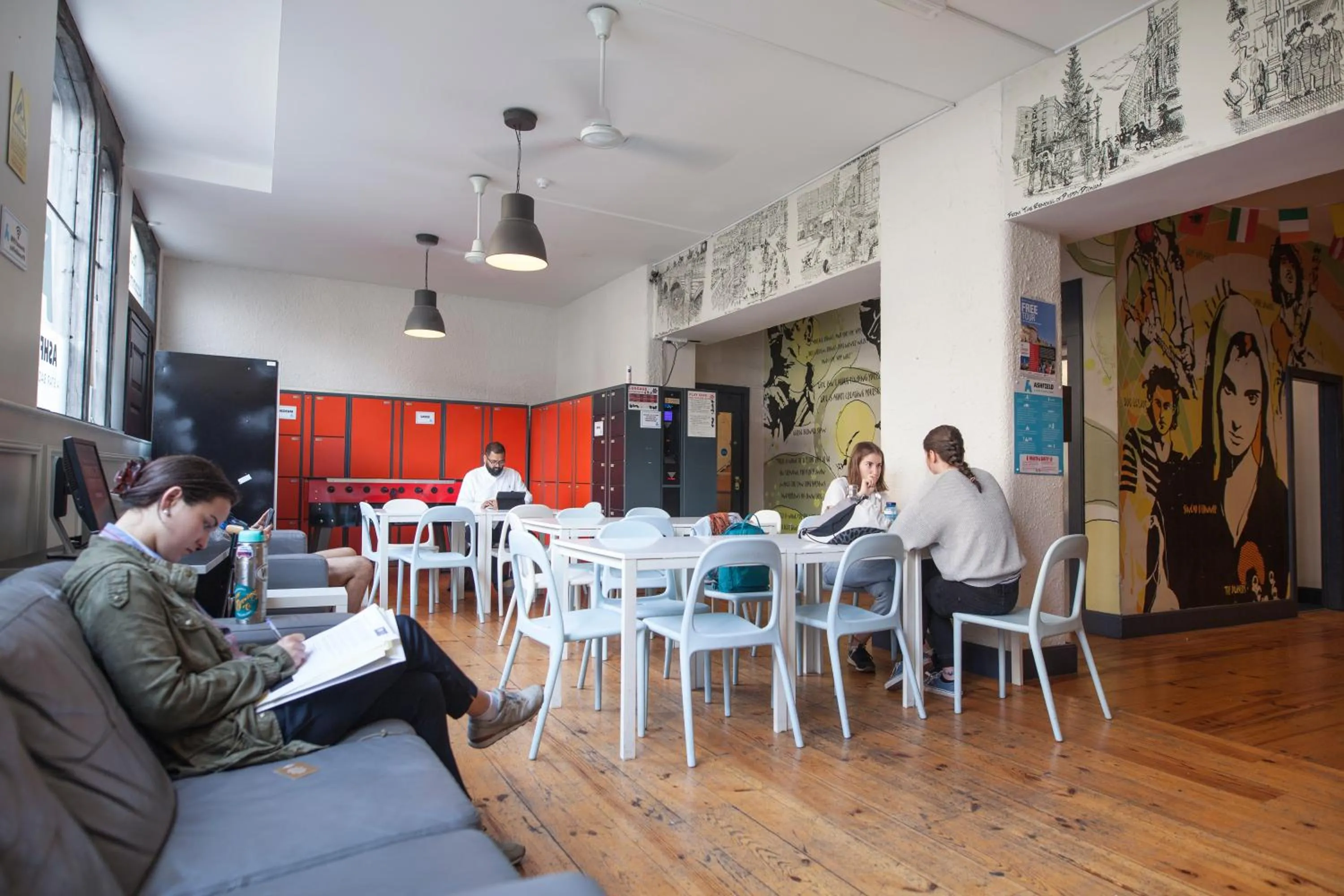 Communal lounge/ TV room in Ashfield Hostel