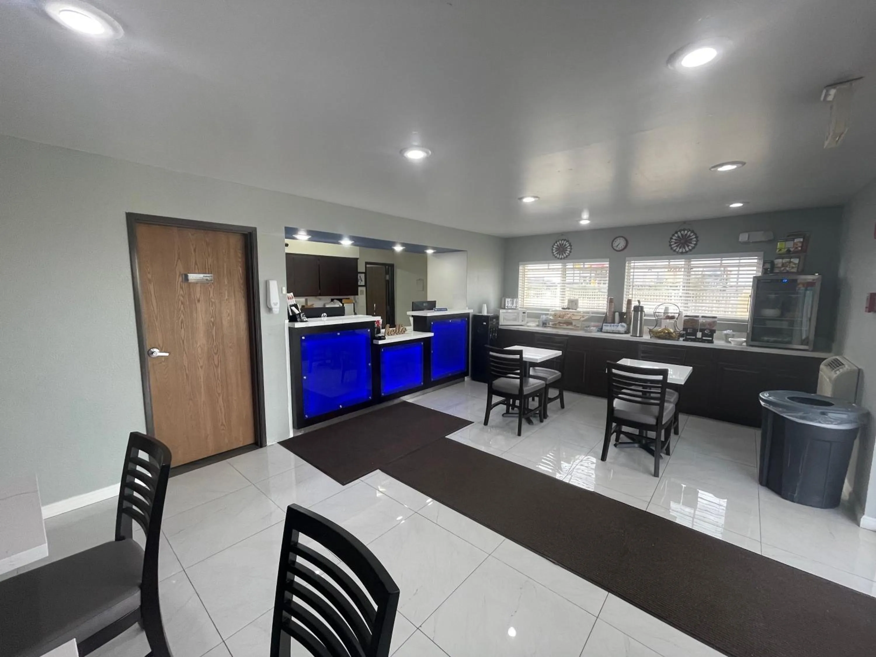 Lobby or reception in Americas Choice Inn & Suites