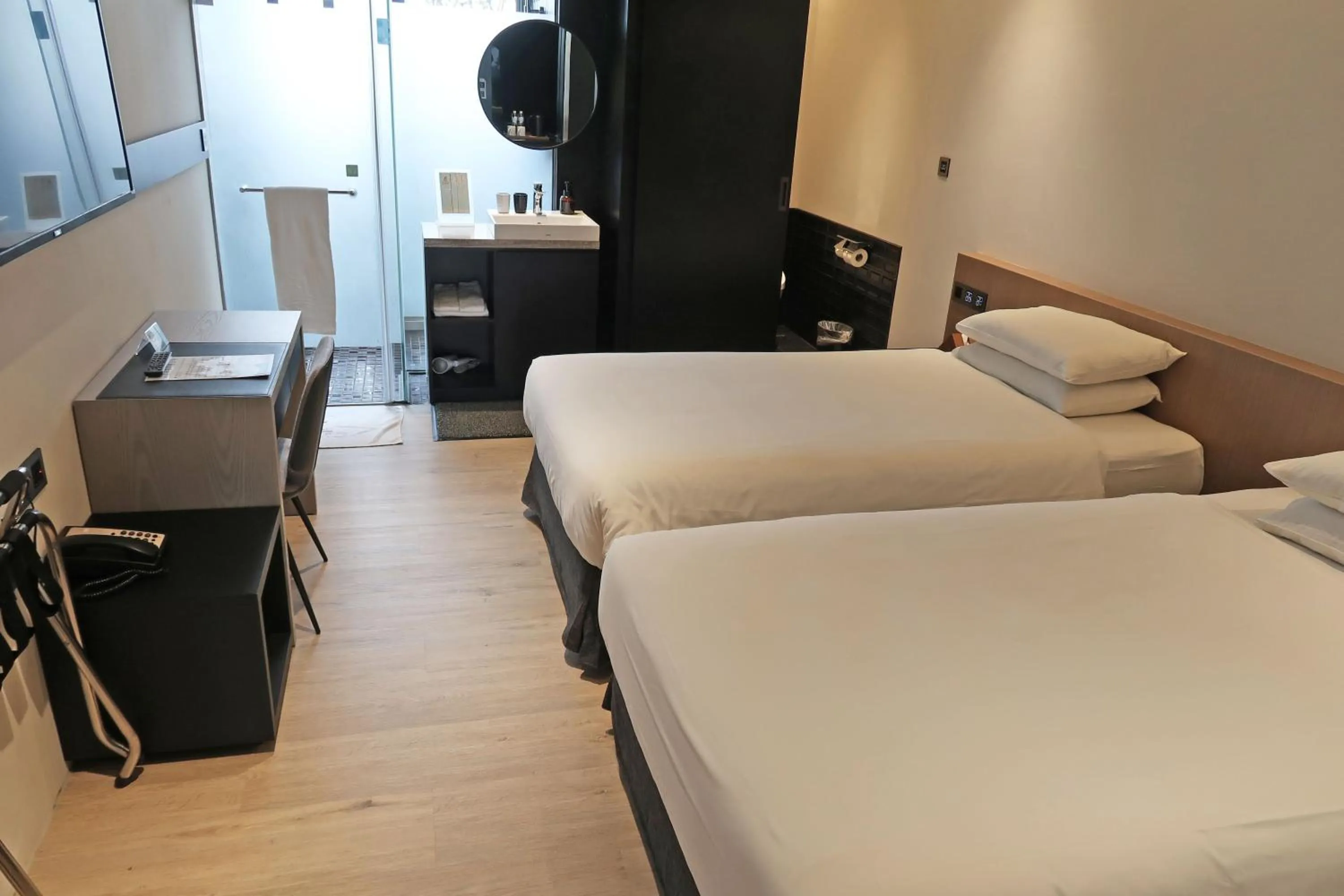 Photo of the whole room, Bed in Royal Roi Hotel