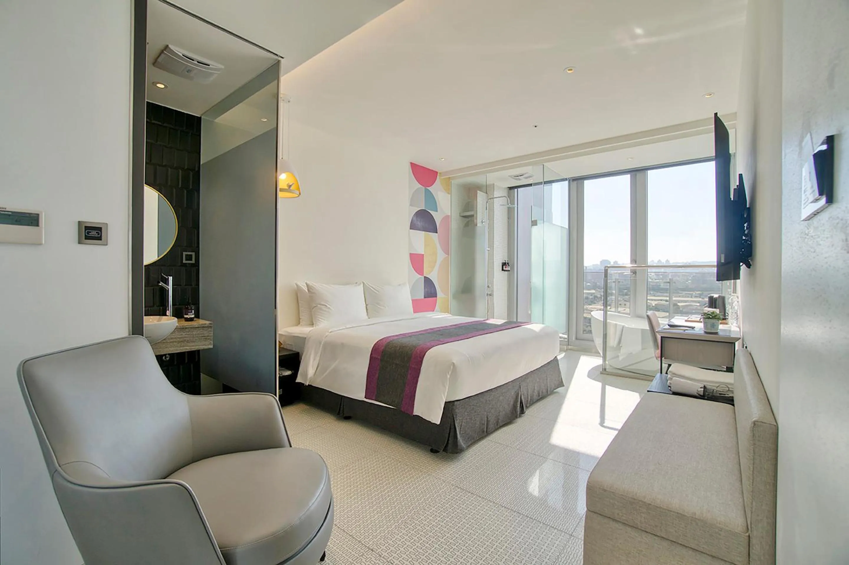 Photo of the whole room, Bed in Royal Roi Hotel