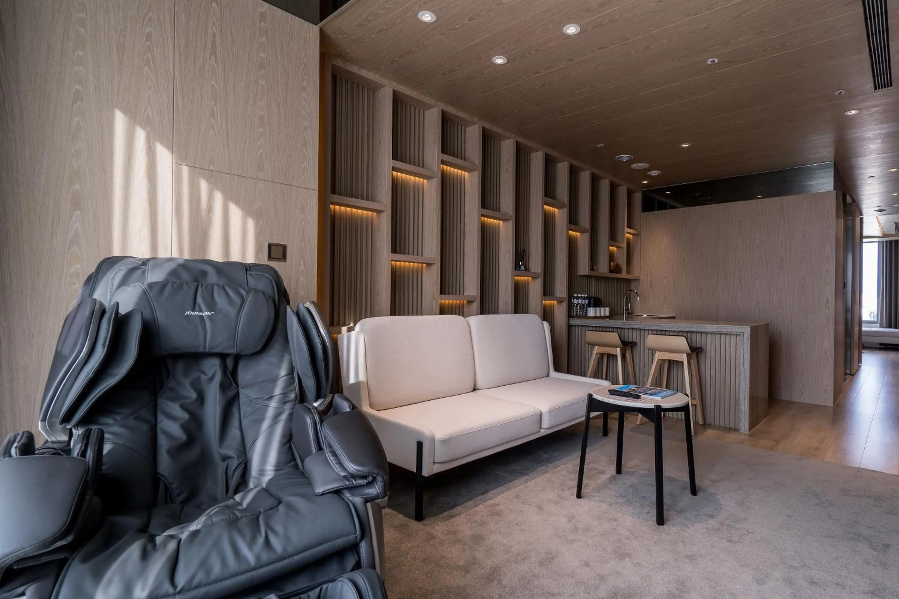 Photo of the whole room in Royal Roi Hotel