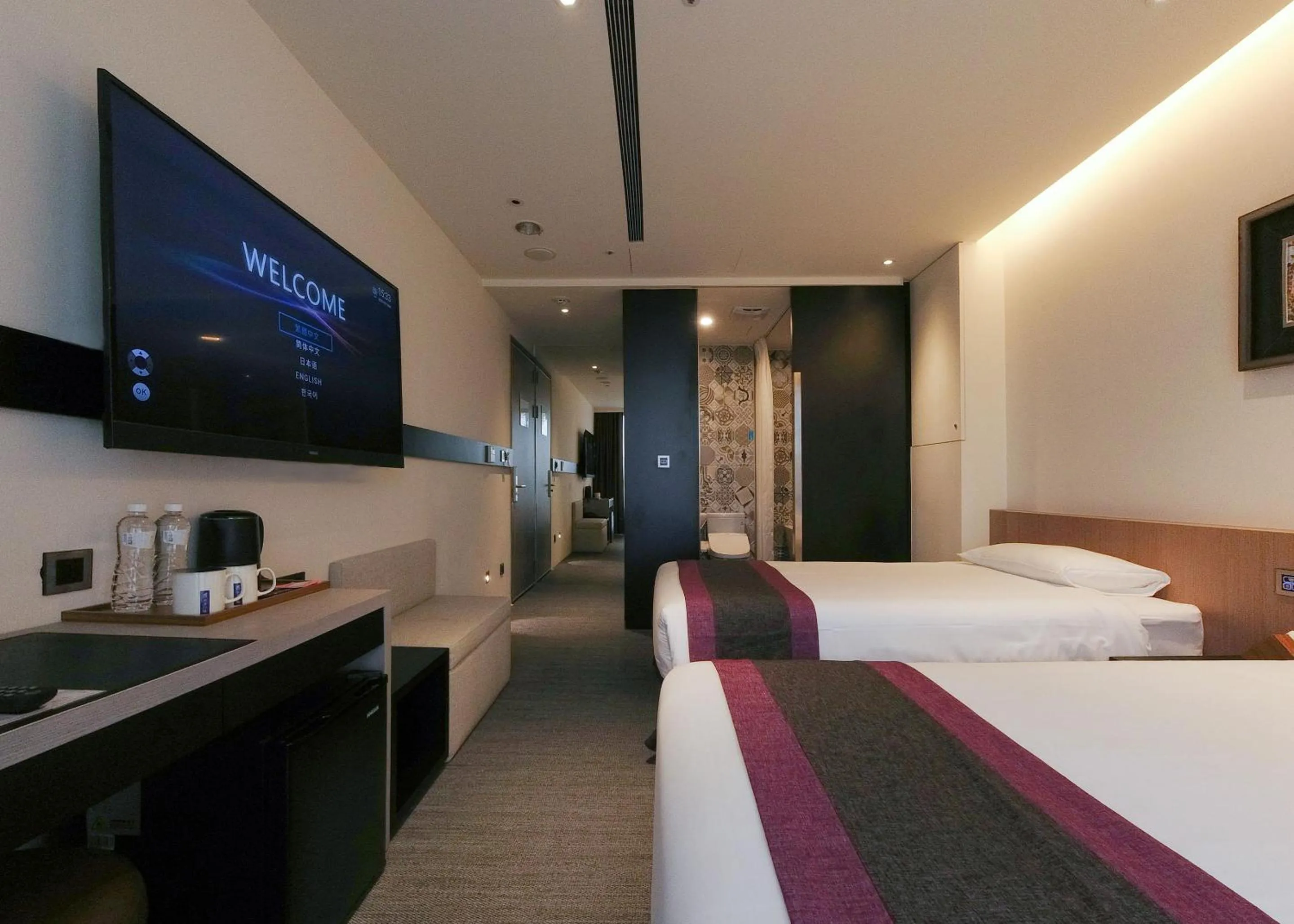 Photo of the whole room, Bed in Royal Roi Hotel