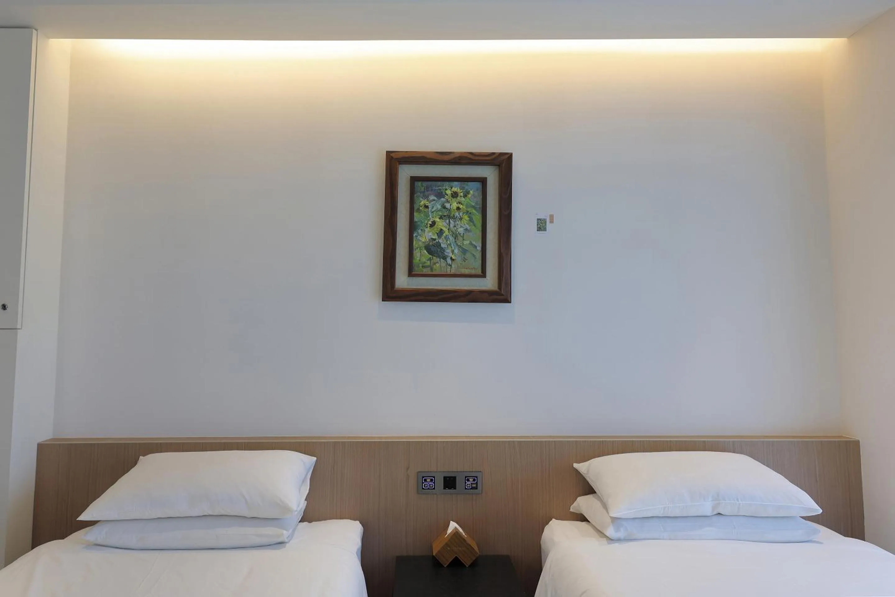 Decorative detail, Bed in Royal Roi Hotel