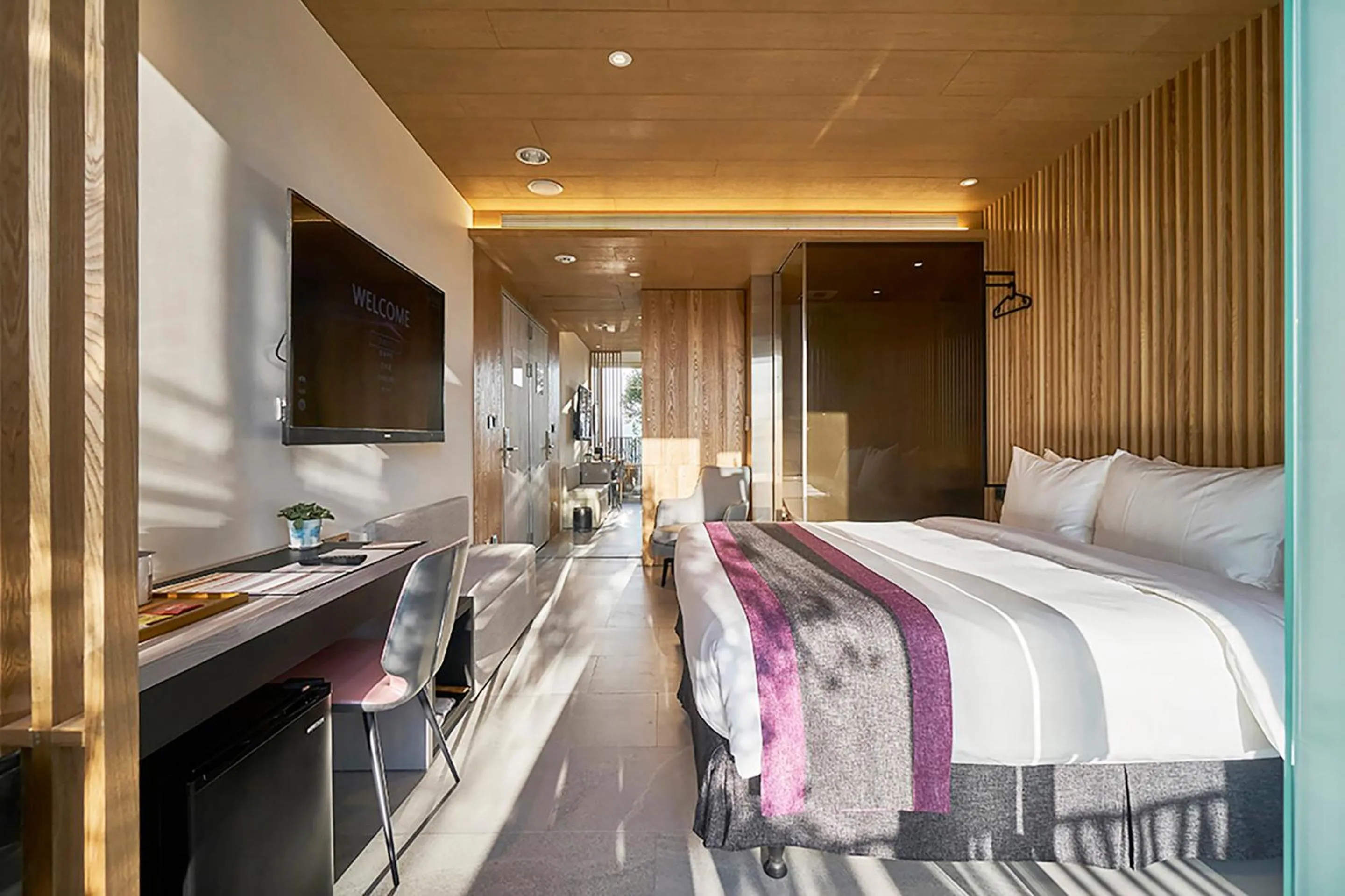 Photo of the whole room, Bed in Royal Roi Hotel