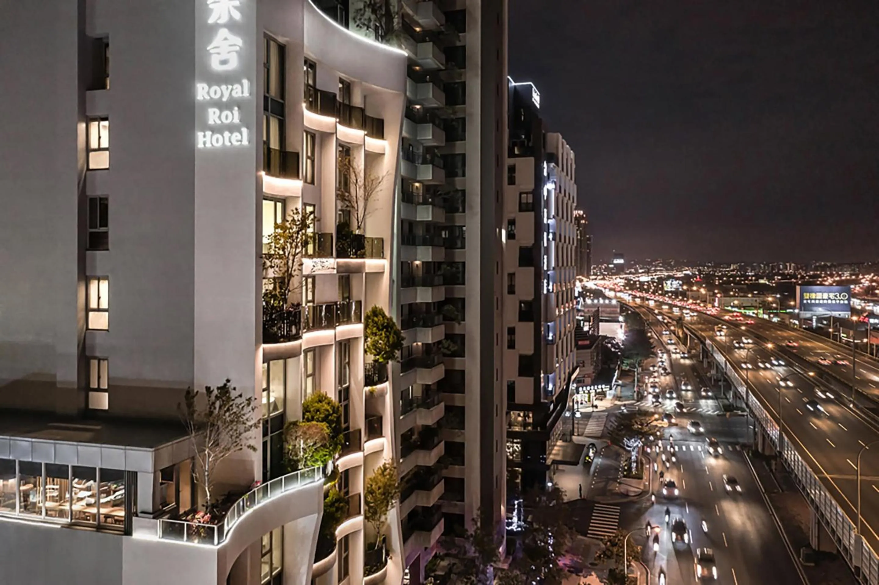 Property building in Royal Roi Hotel