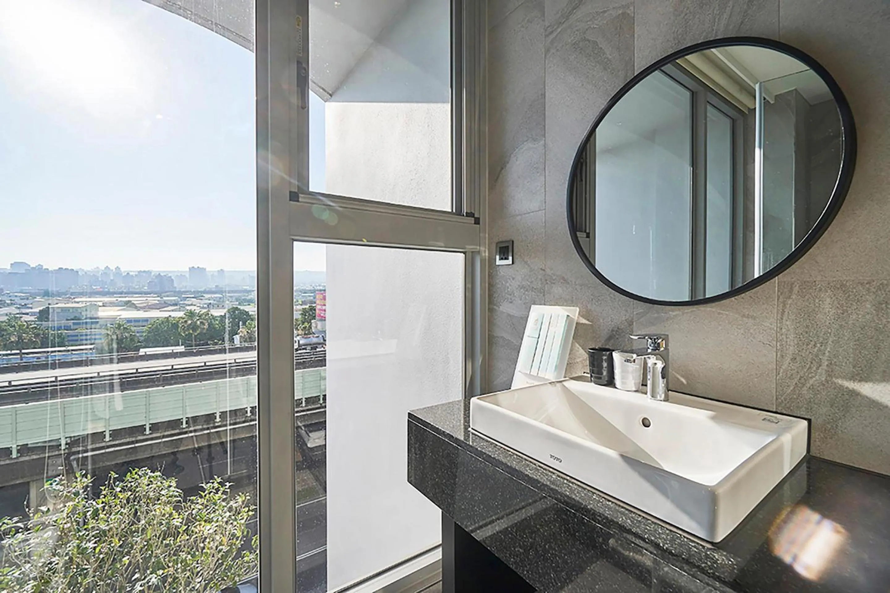 Bathroom in Royal Roi Hotel