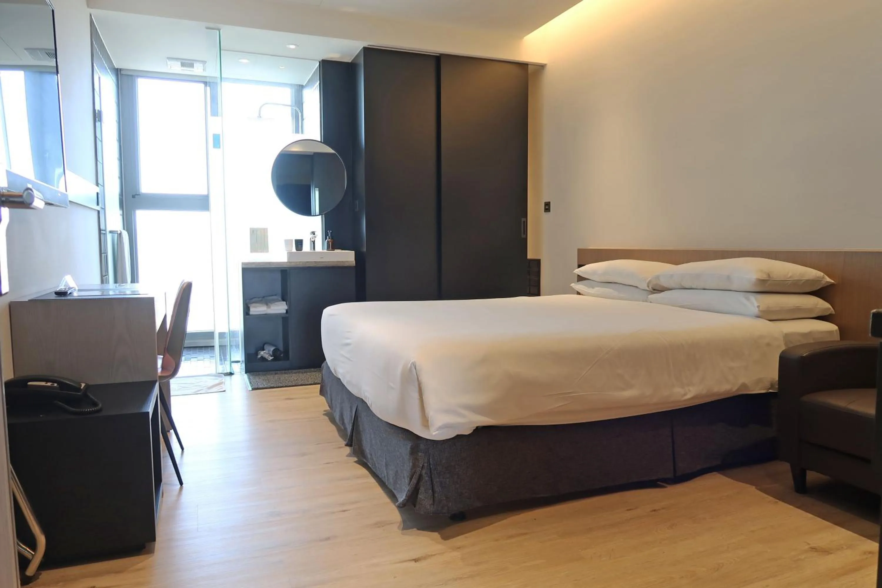 Photo of the whole room, Bed in Royal Roi Hotel