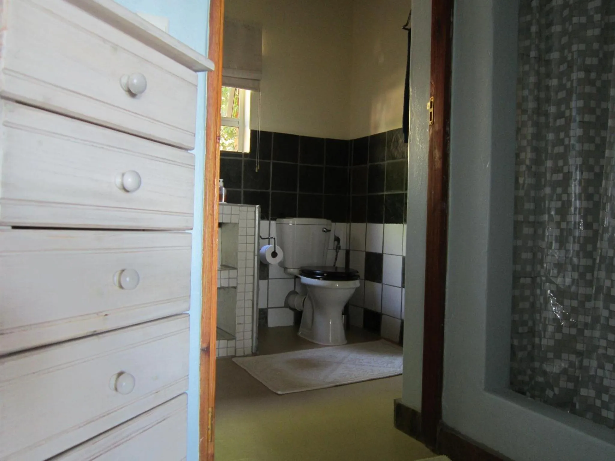 Bathroom in Marula Cottage Guest Lodge