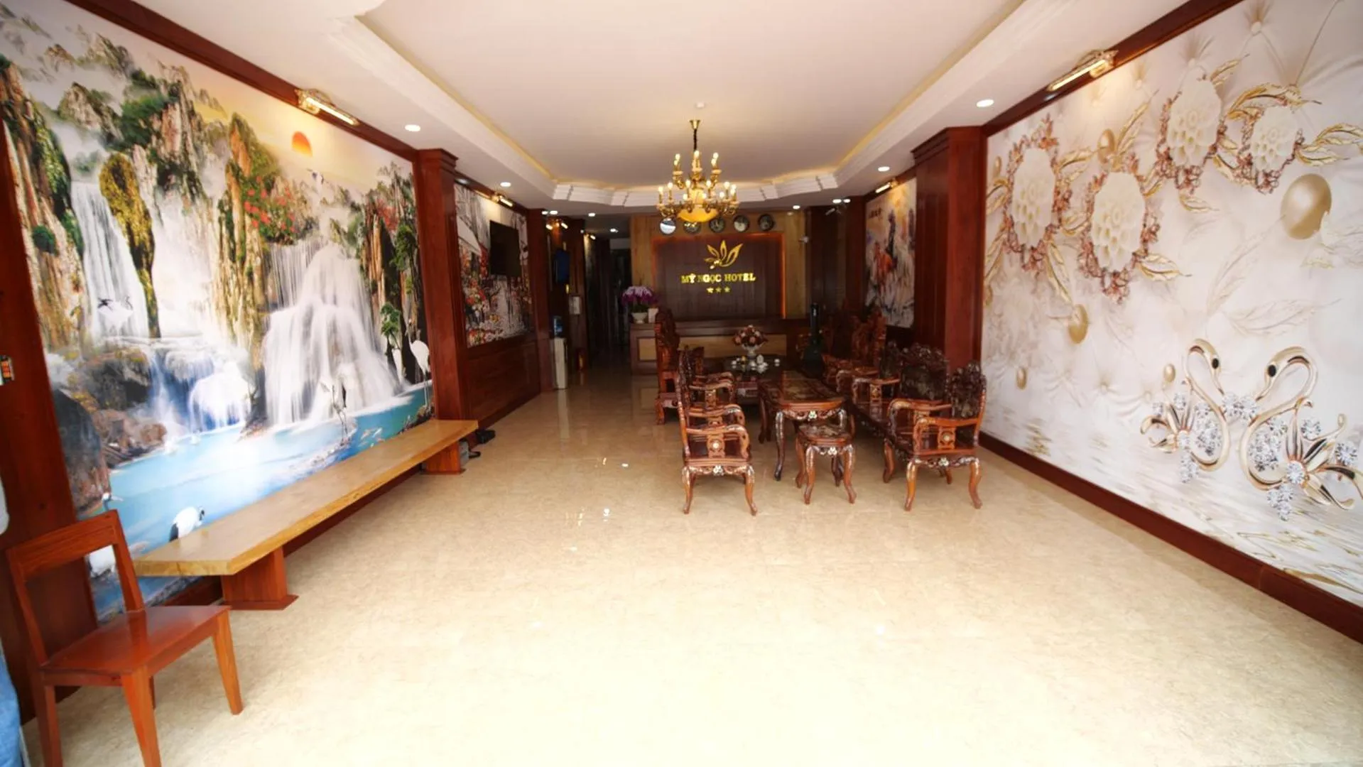 Facade/entrance in KHÁCH SẠN MỸ NGỌC