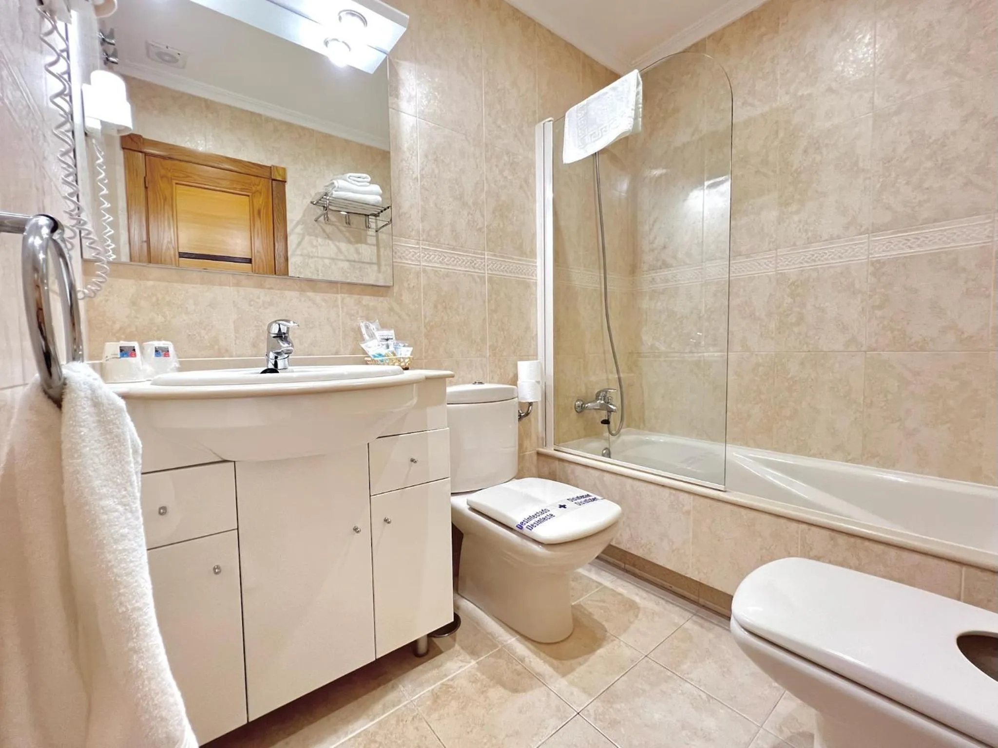 Bathroom in Apartamentos Mediterráneo Real