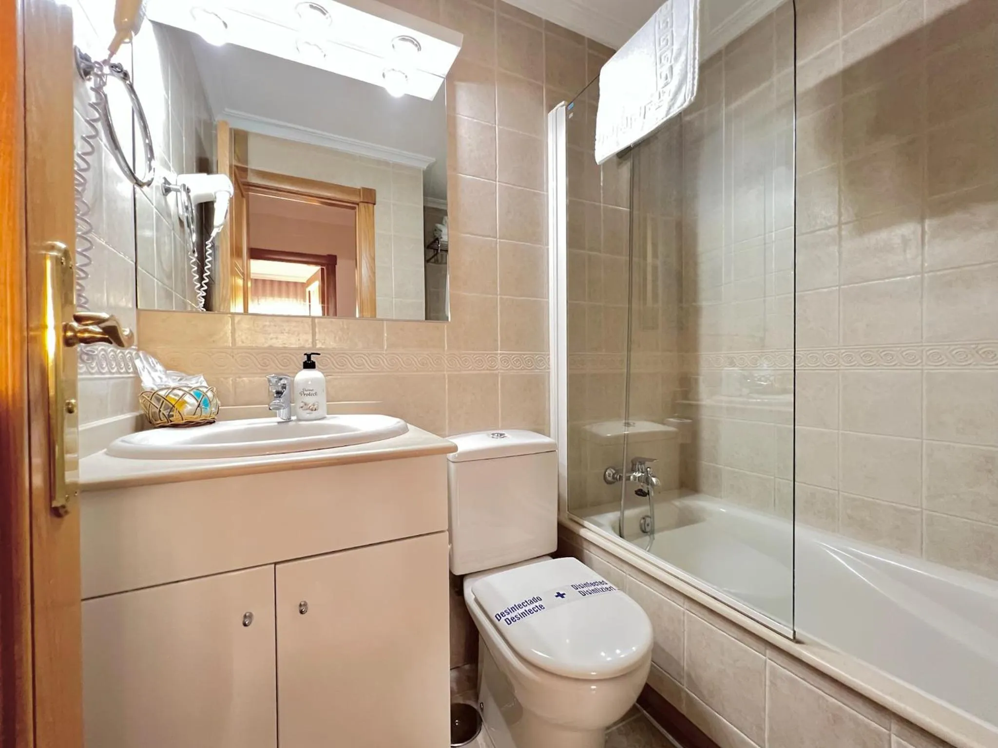 Bathroom in Apartamentos Mediterráneo Real