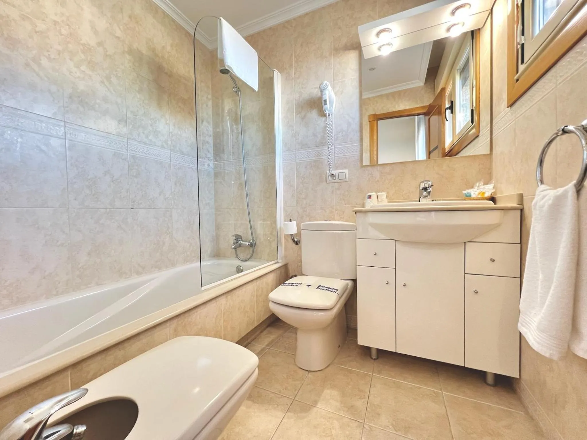 Bathroom in Apartamentos Mediterráneo Real