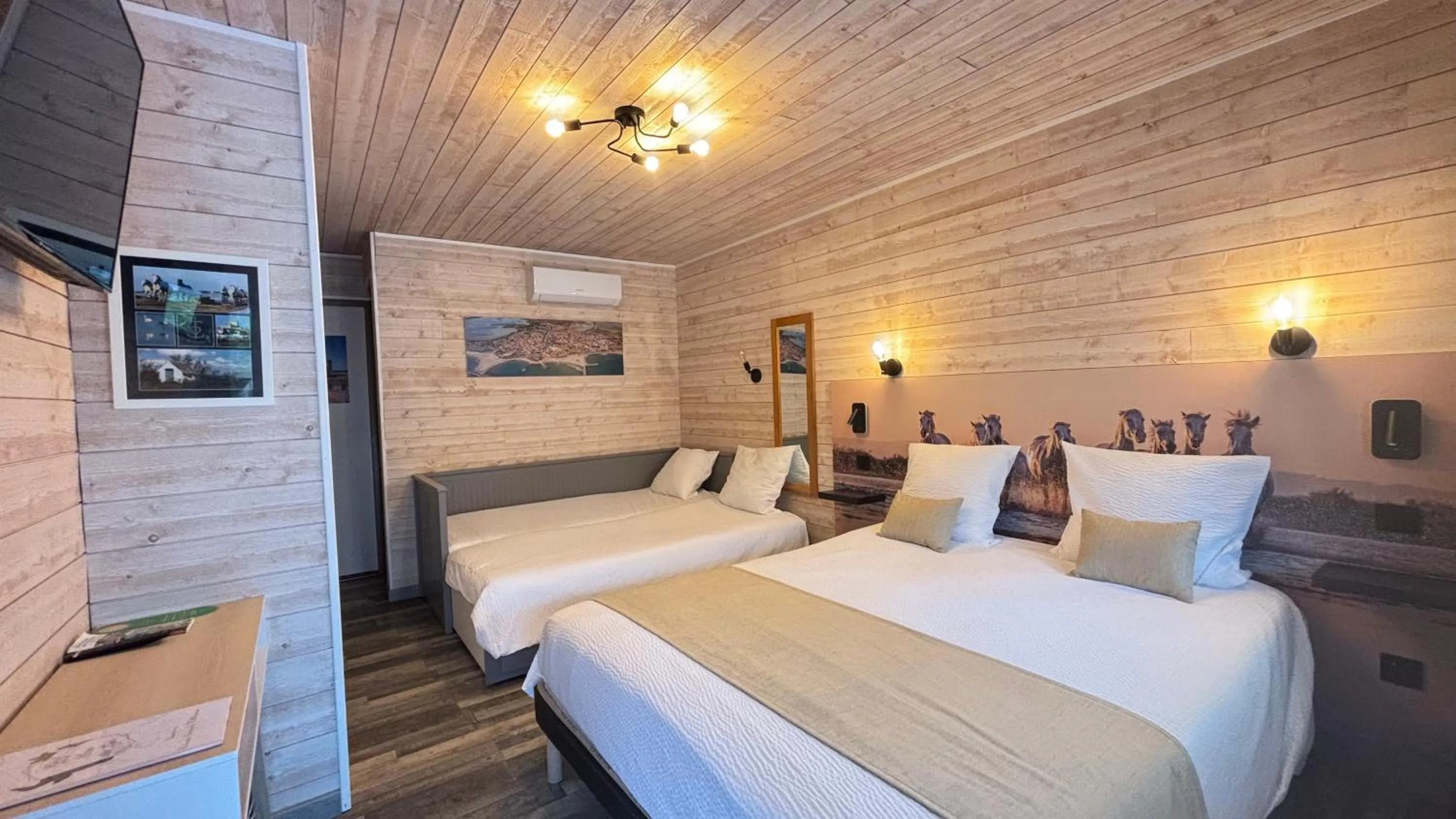 Bed in Hotel Mas des Lys