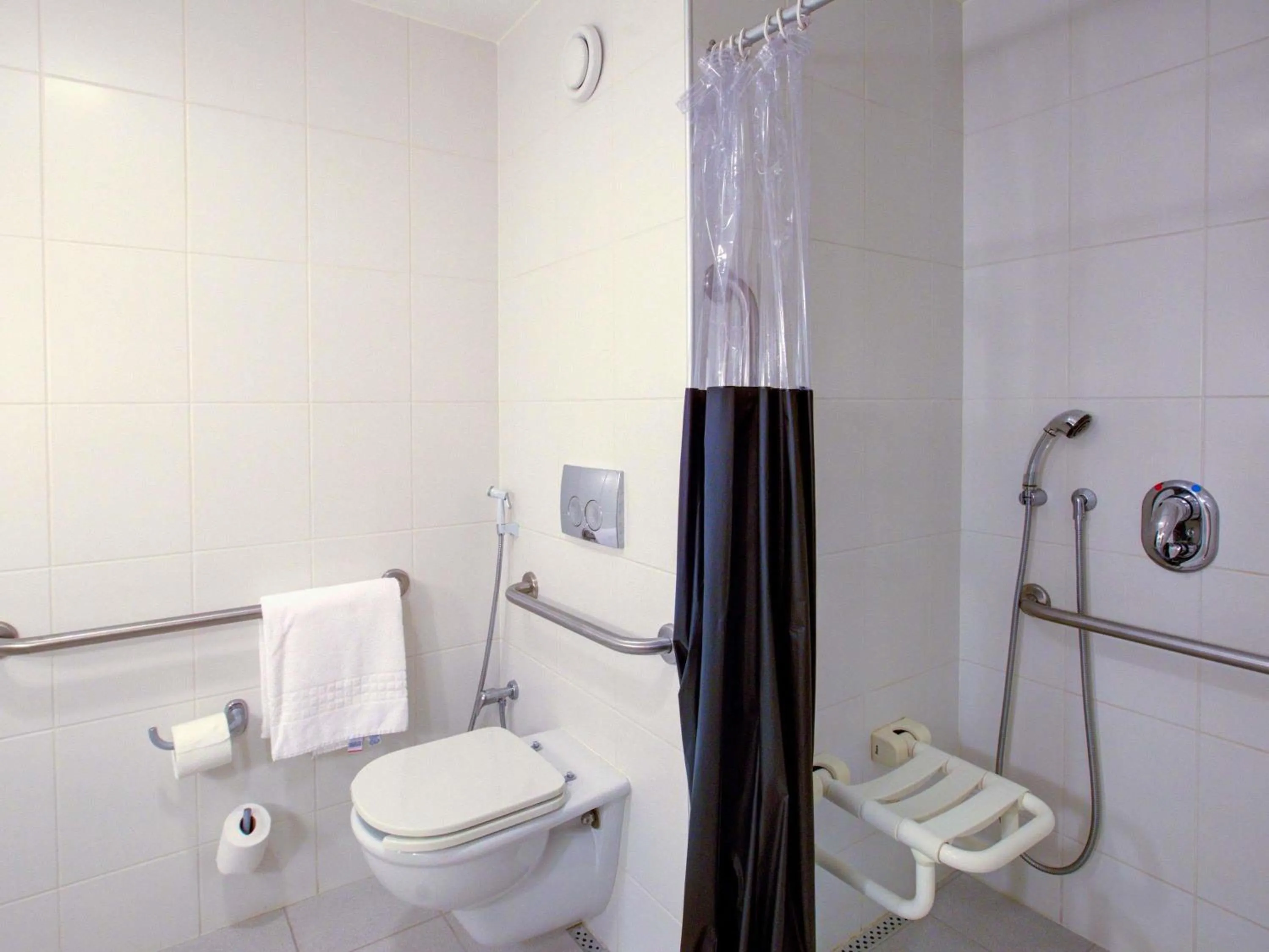 Bedroom in ibis Vitoria Praia do Canto