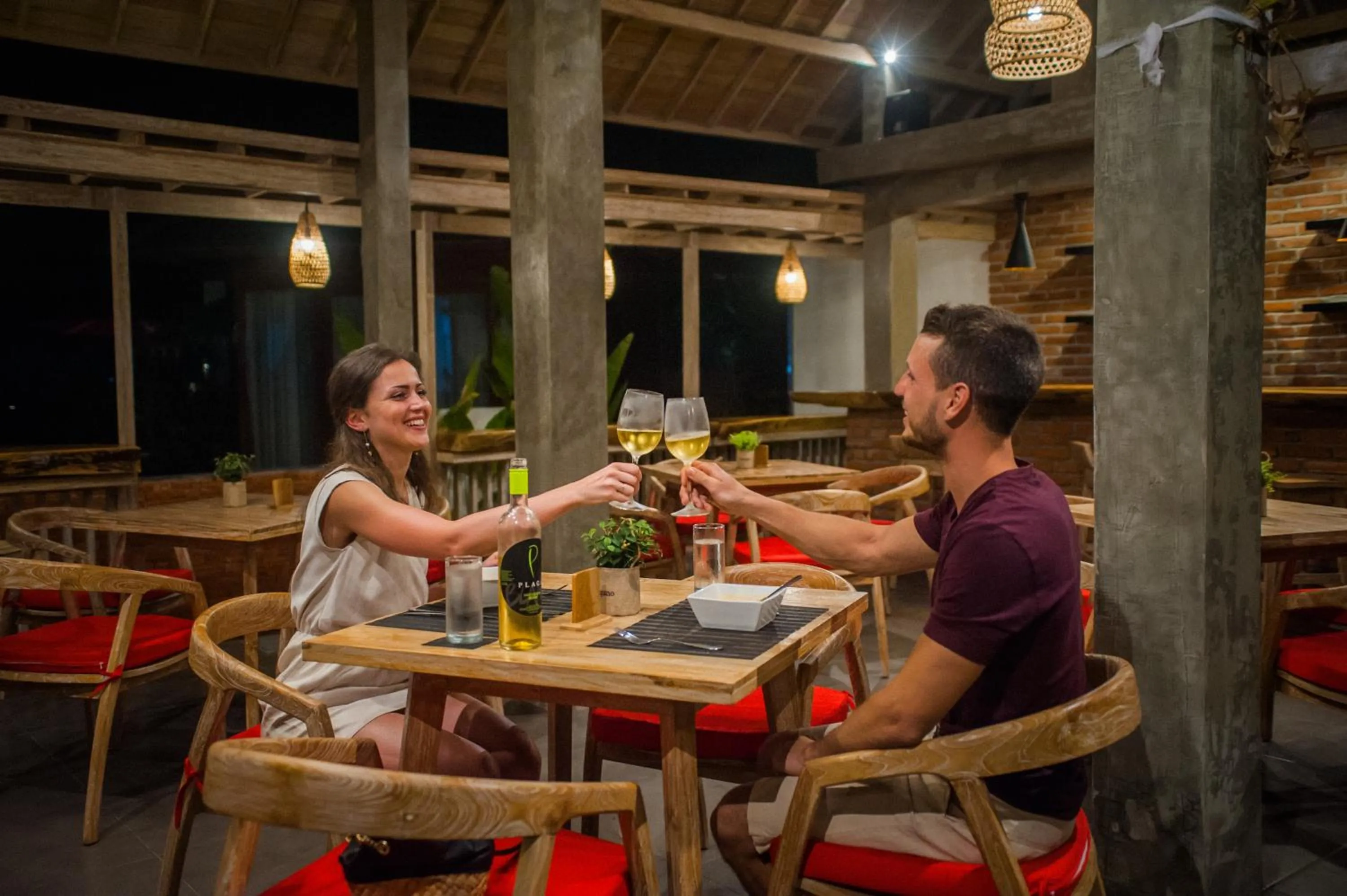 Restaurant/places to eat in Pradja Slumbung Villas