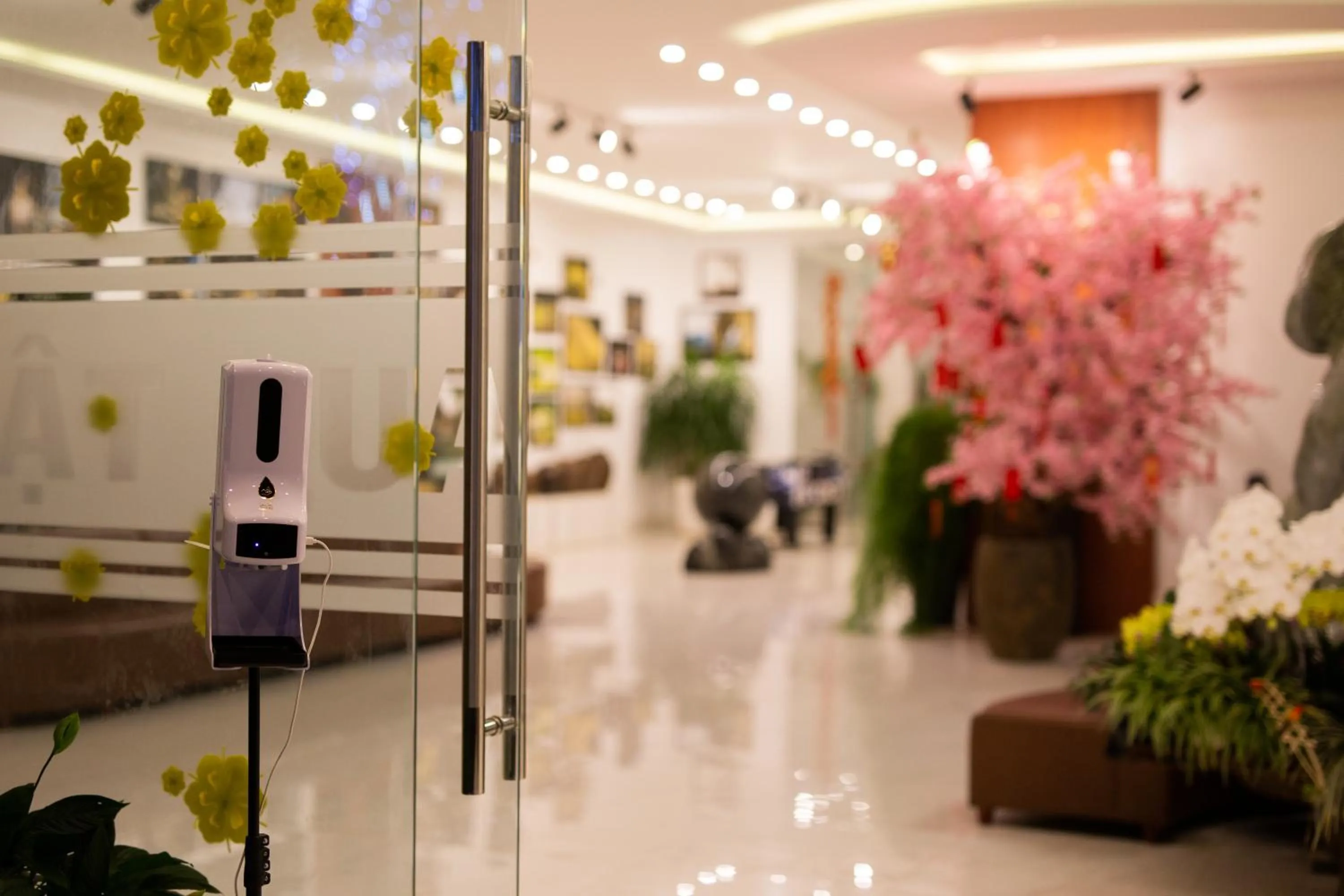 Communal lounge/ TV room in Nhat Quang Hotel