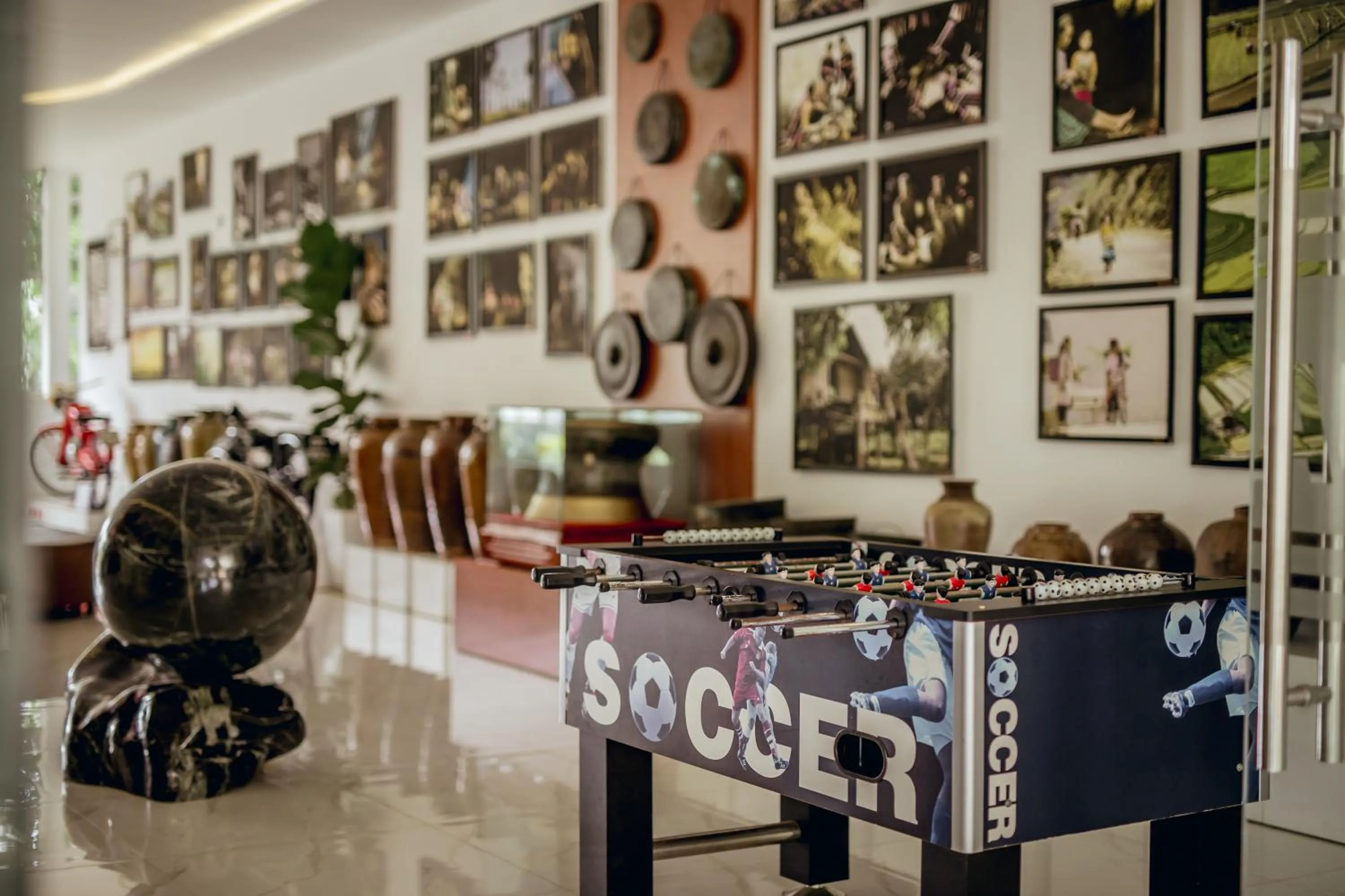 Communal lounge/ TV room in Nhat Quang Hotel