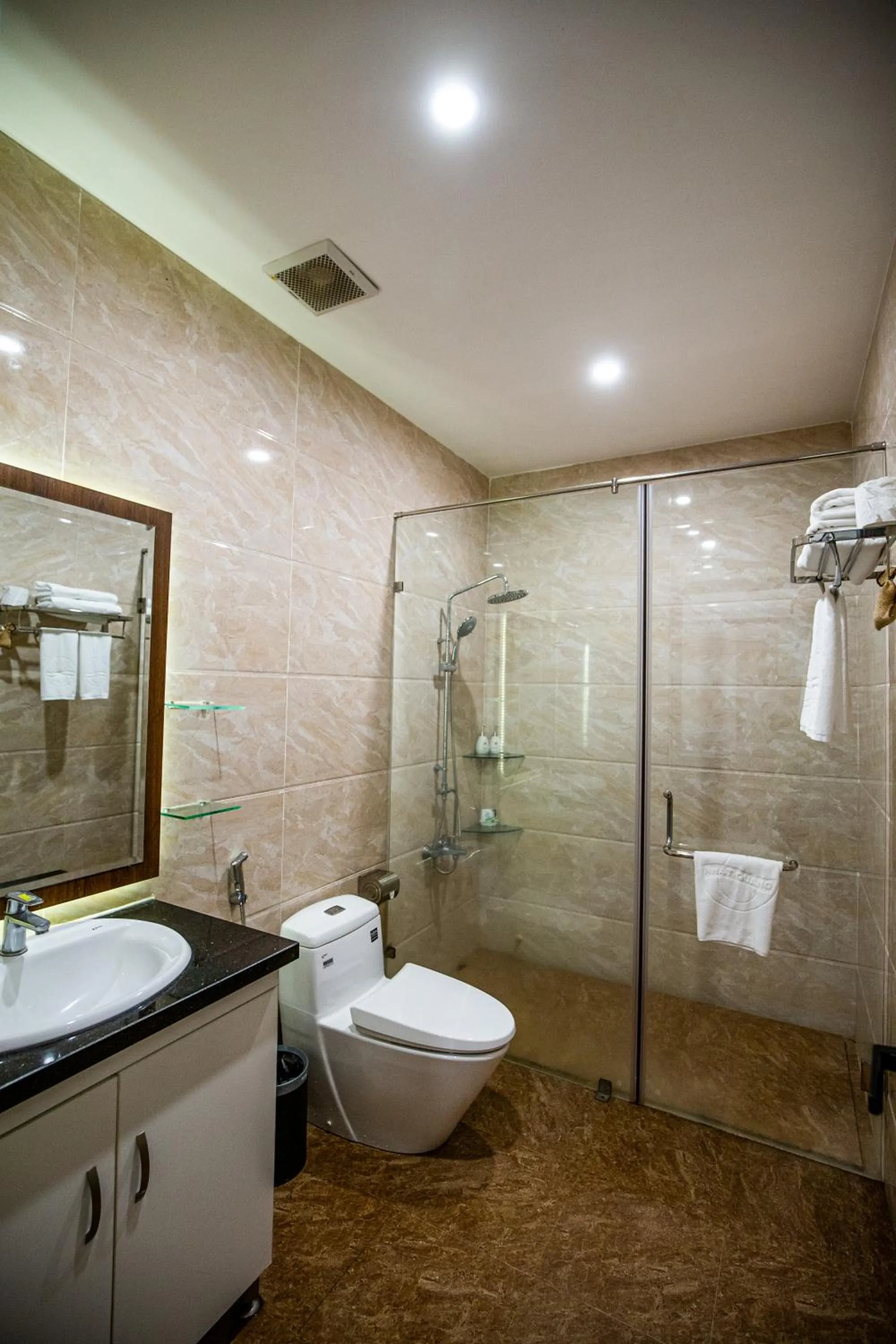 Shower in Nhat Quang Hotel