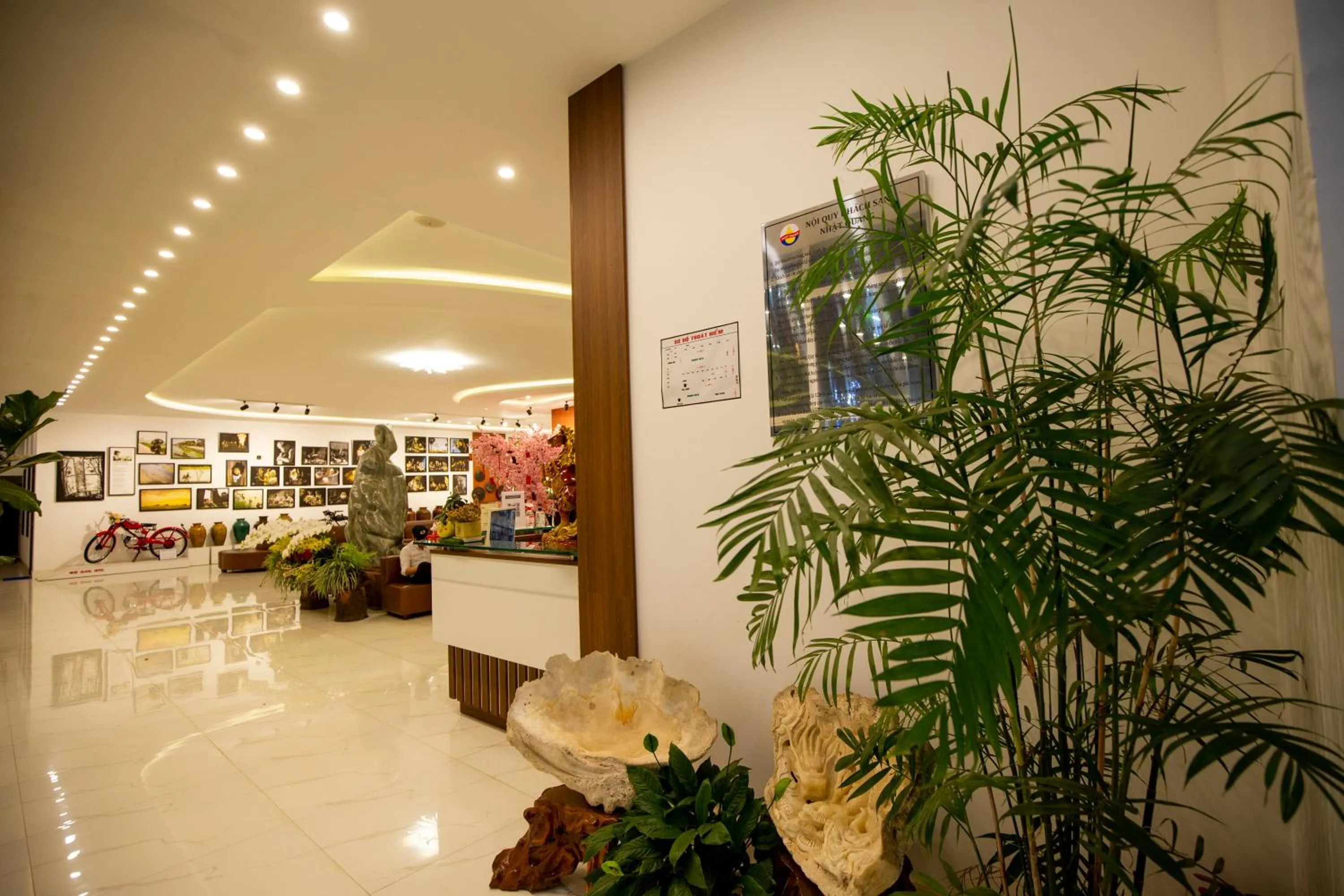 Communal lounge/ TV room in Nhat Quang Hotel