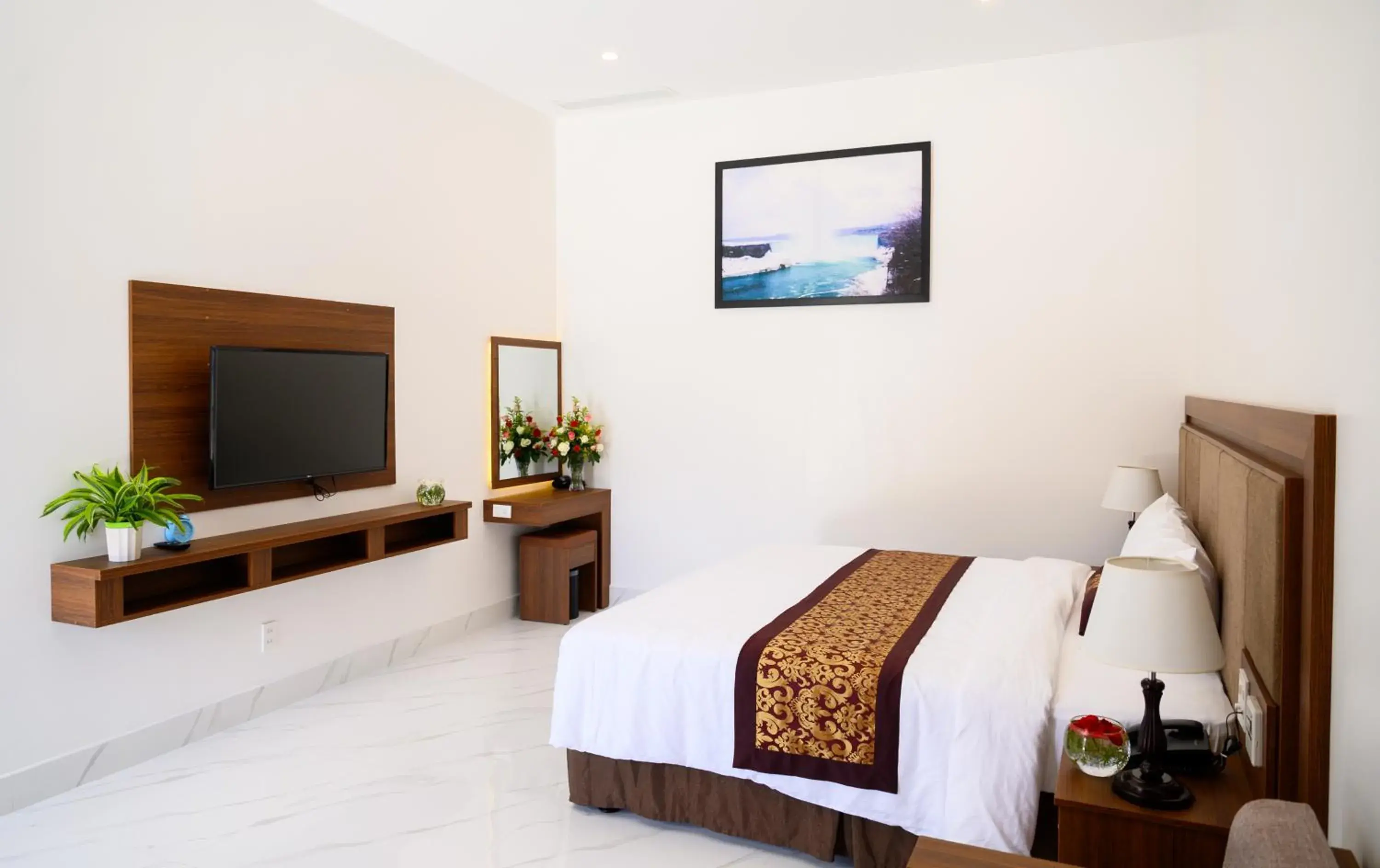 Deluxe Double Room in Nhat Quang Hotel Deluxe Double Room in Nhat Quang Hotel